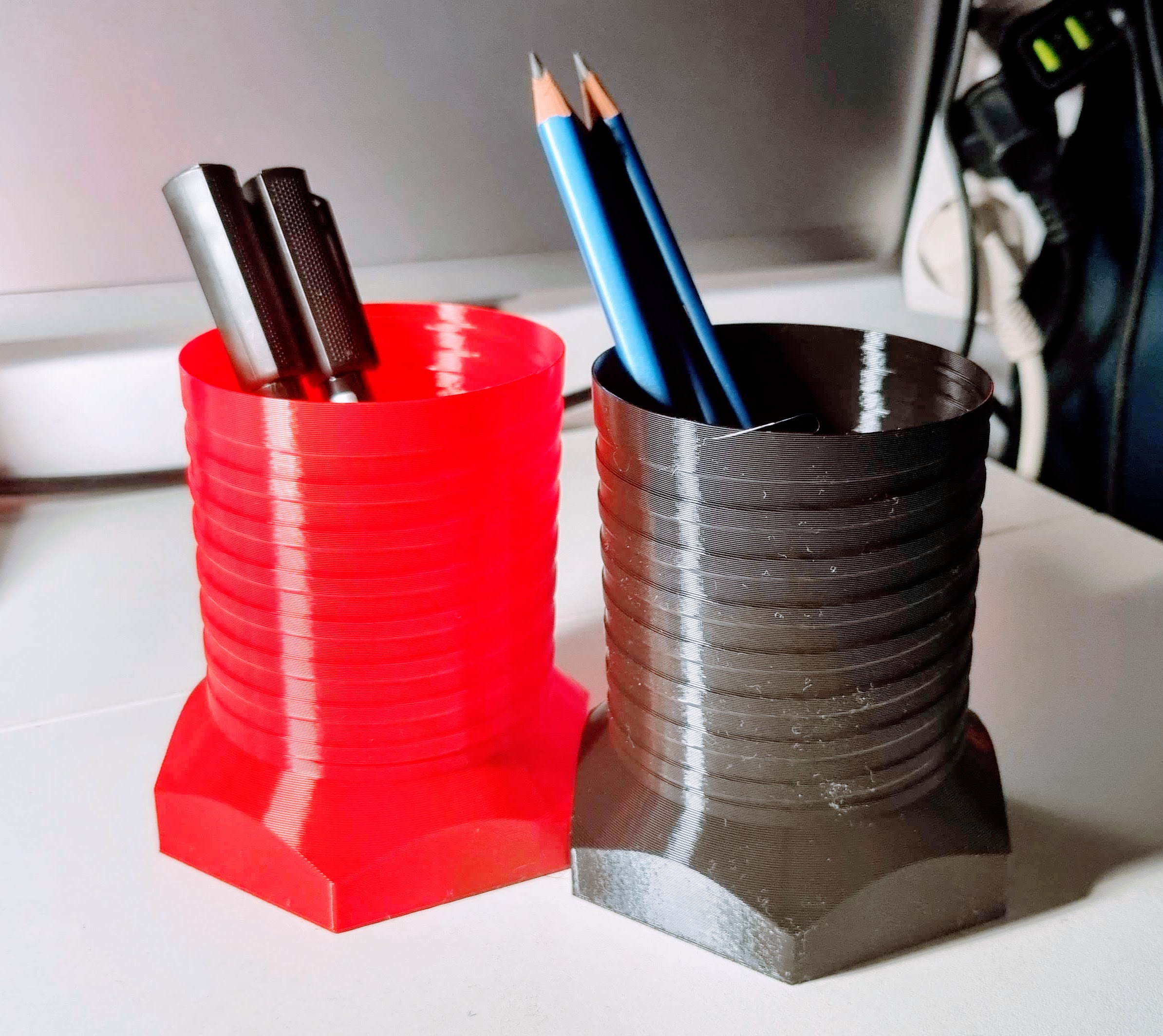 NOZZYLLA VASE CUP