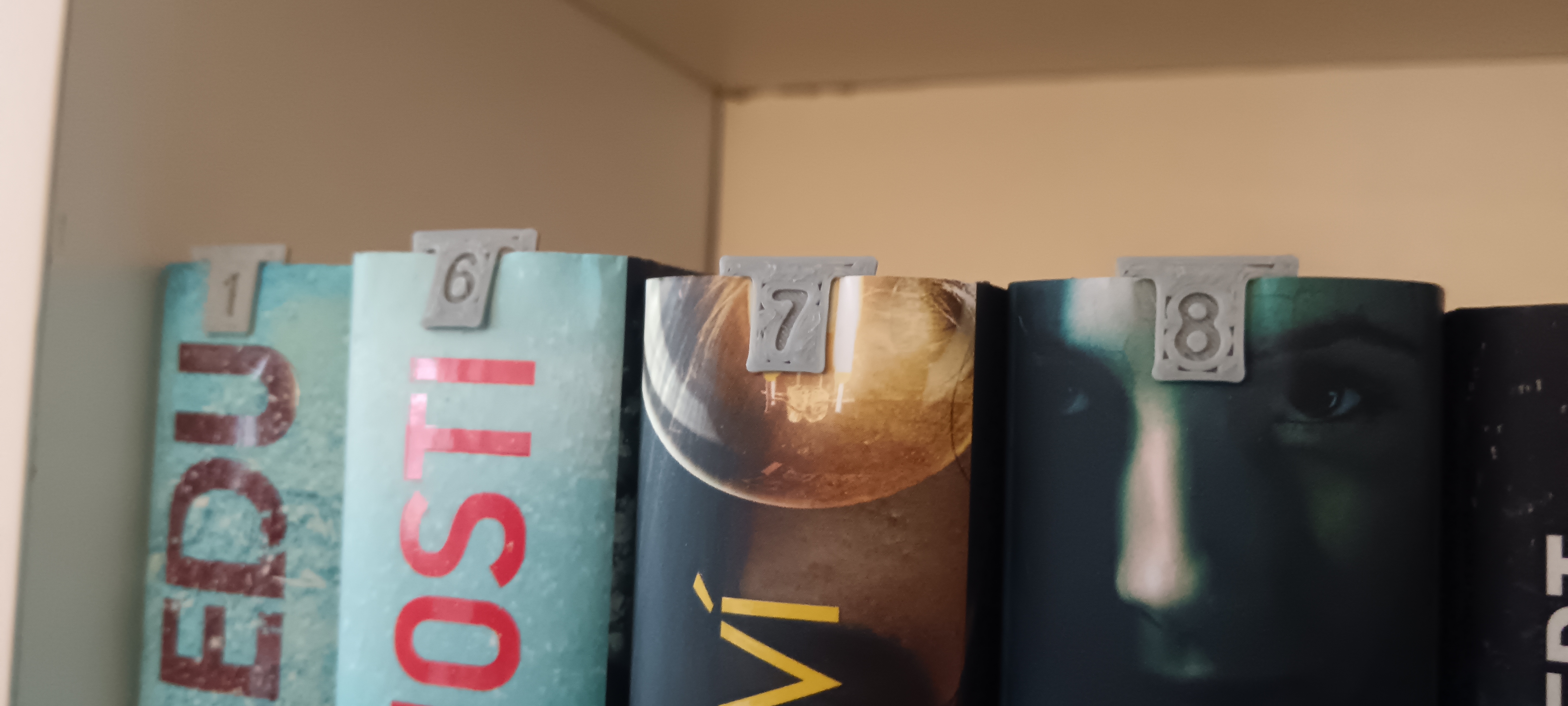 numbered marks to identify books in a series