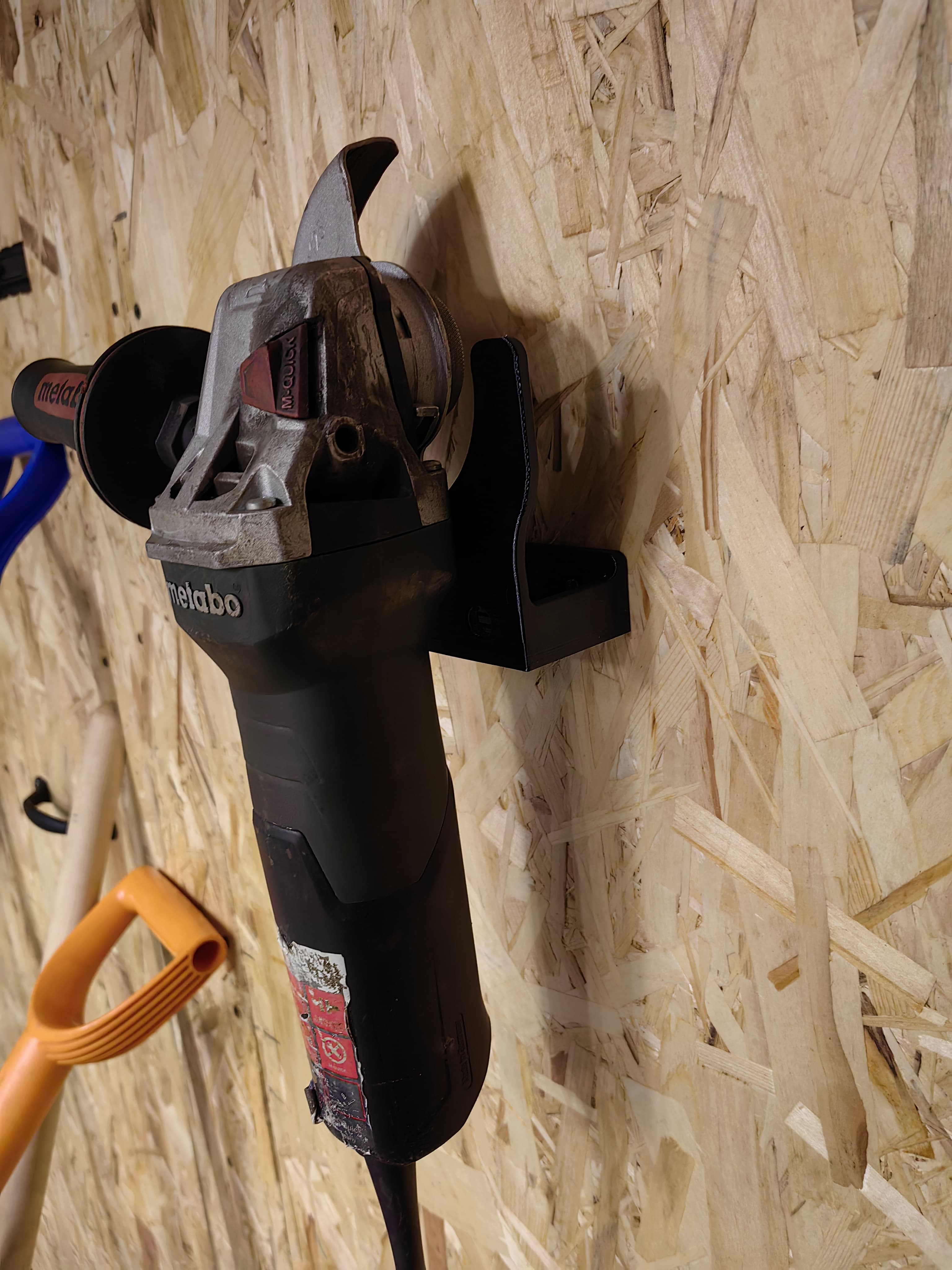 Miniatura 2 do modelo 3D angle grinder holder