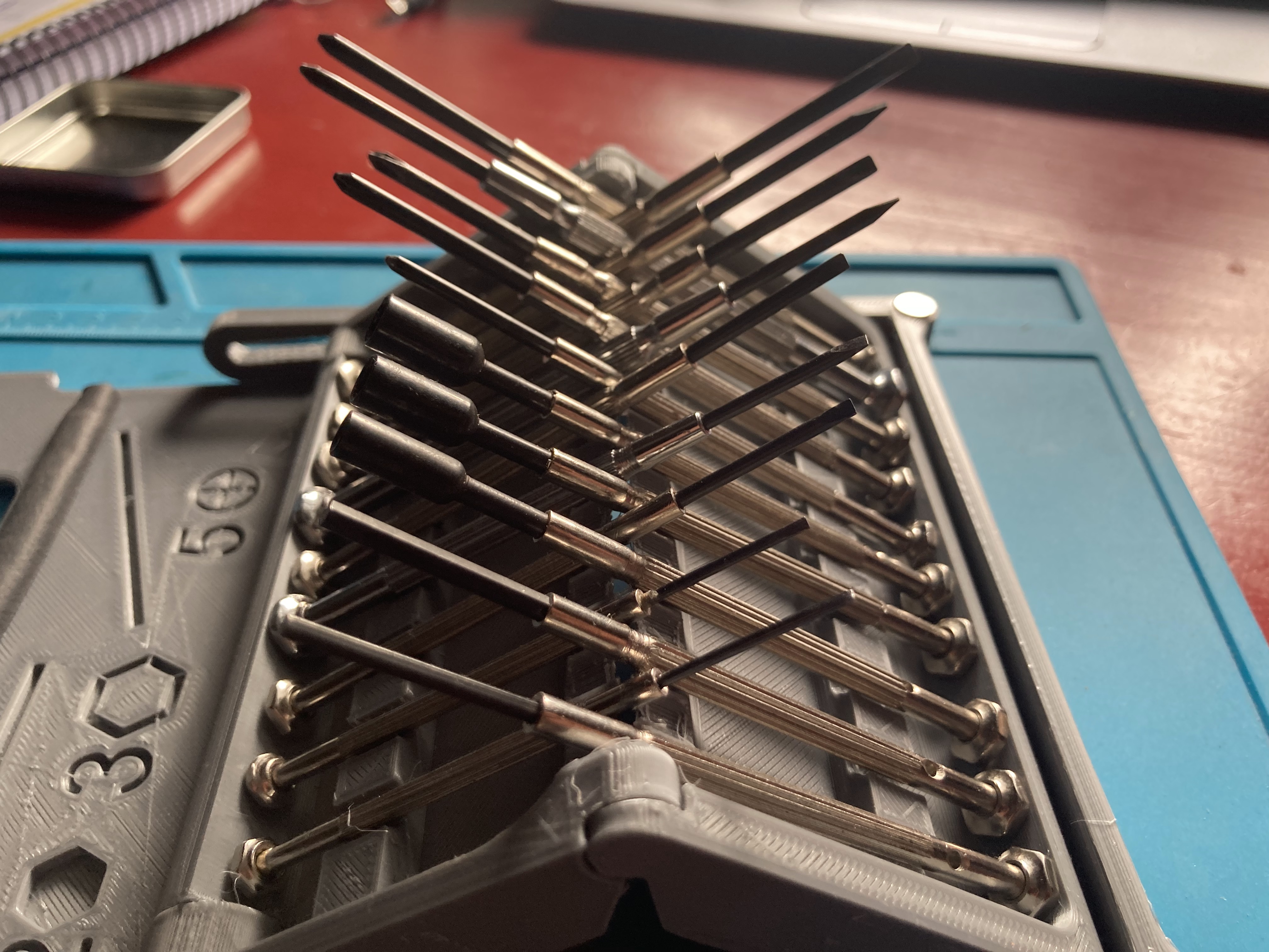 Miniatura 3 do modelo 3D screwdriver folding box