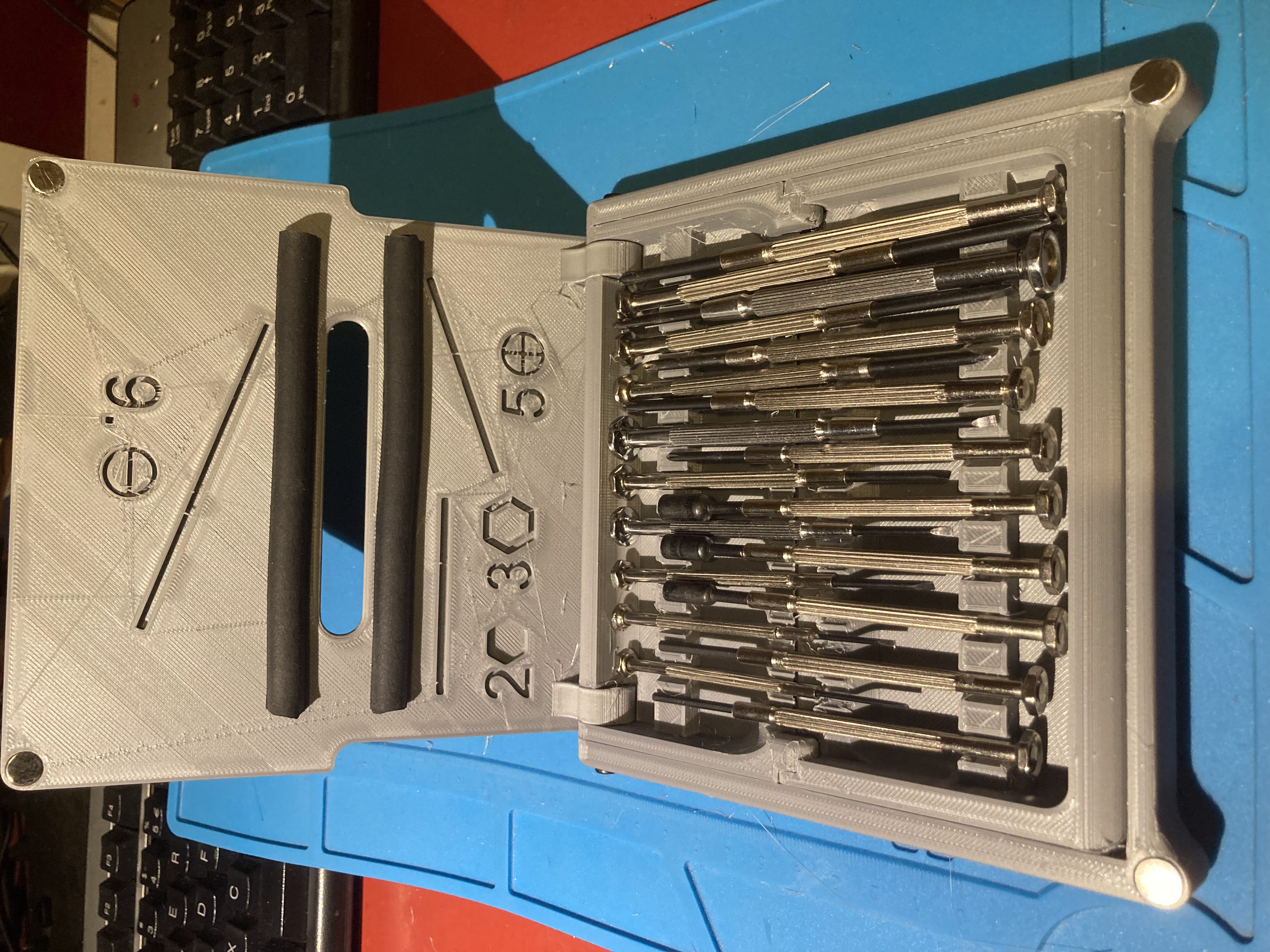 Miniatura 9 do modelo 3D screwdriver folding box
