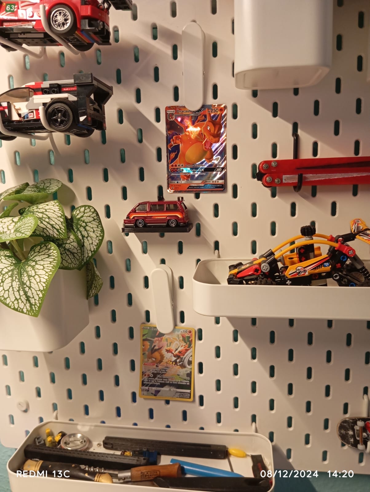 hotwheels pegboard holder — miniatura 2
