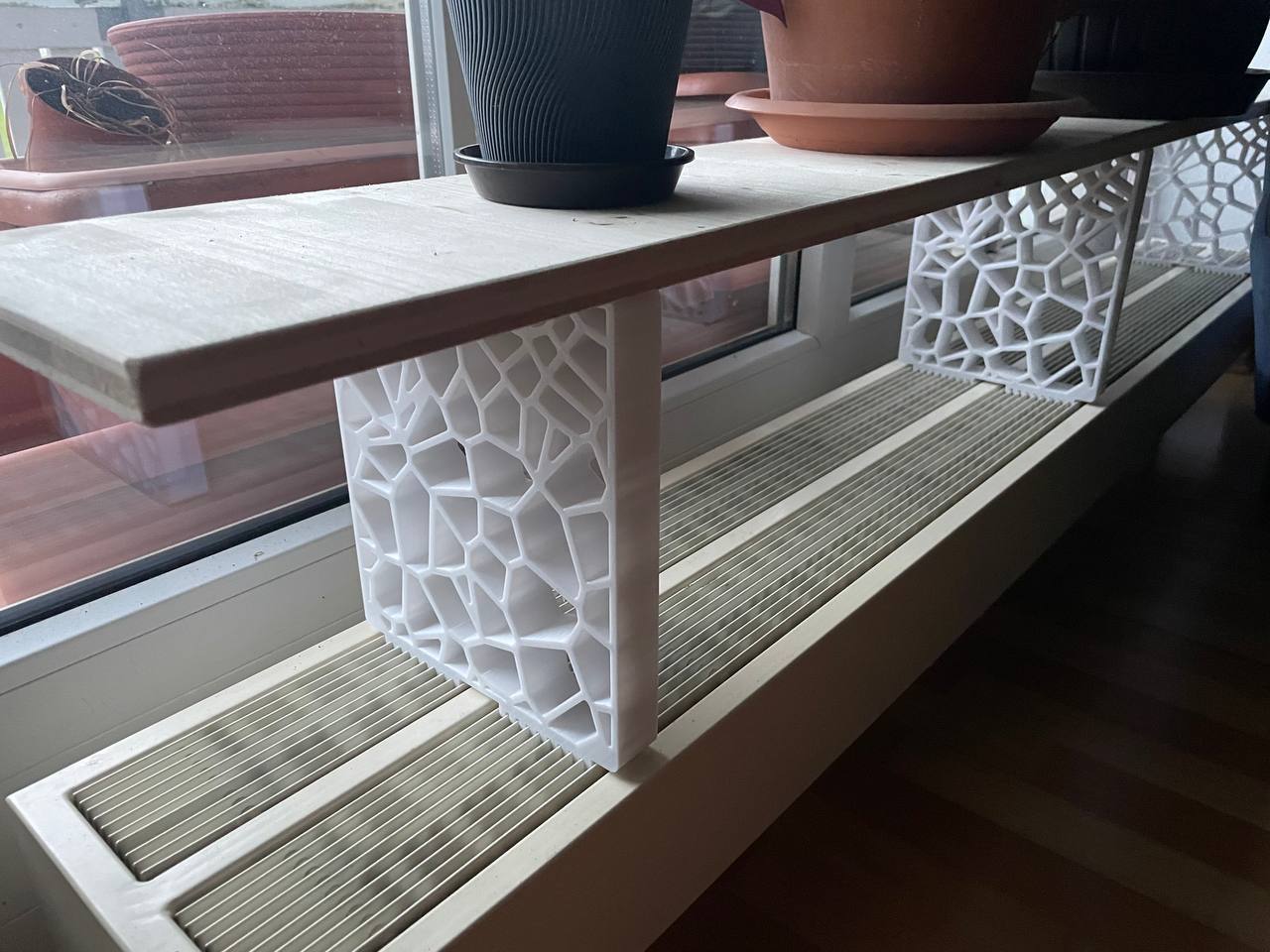 voronoi radiator shelf stand