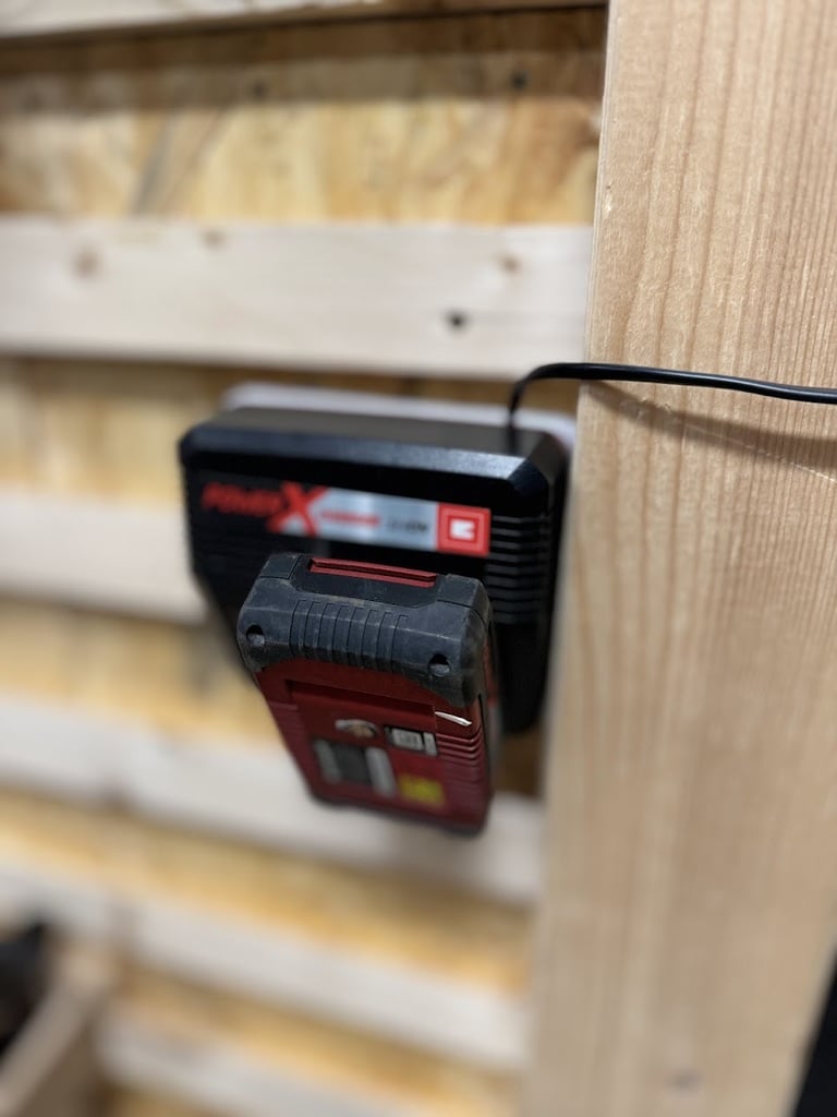 Frenchfinity French Cleat Einhell single charger holder