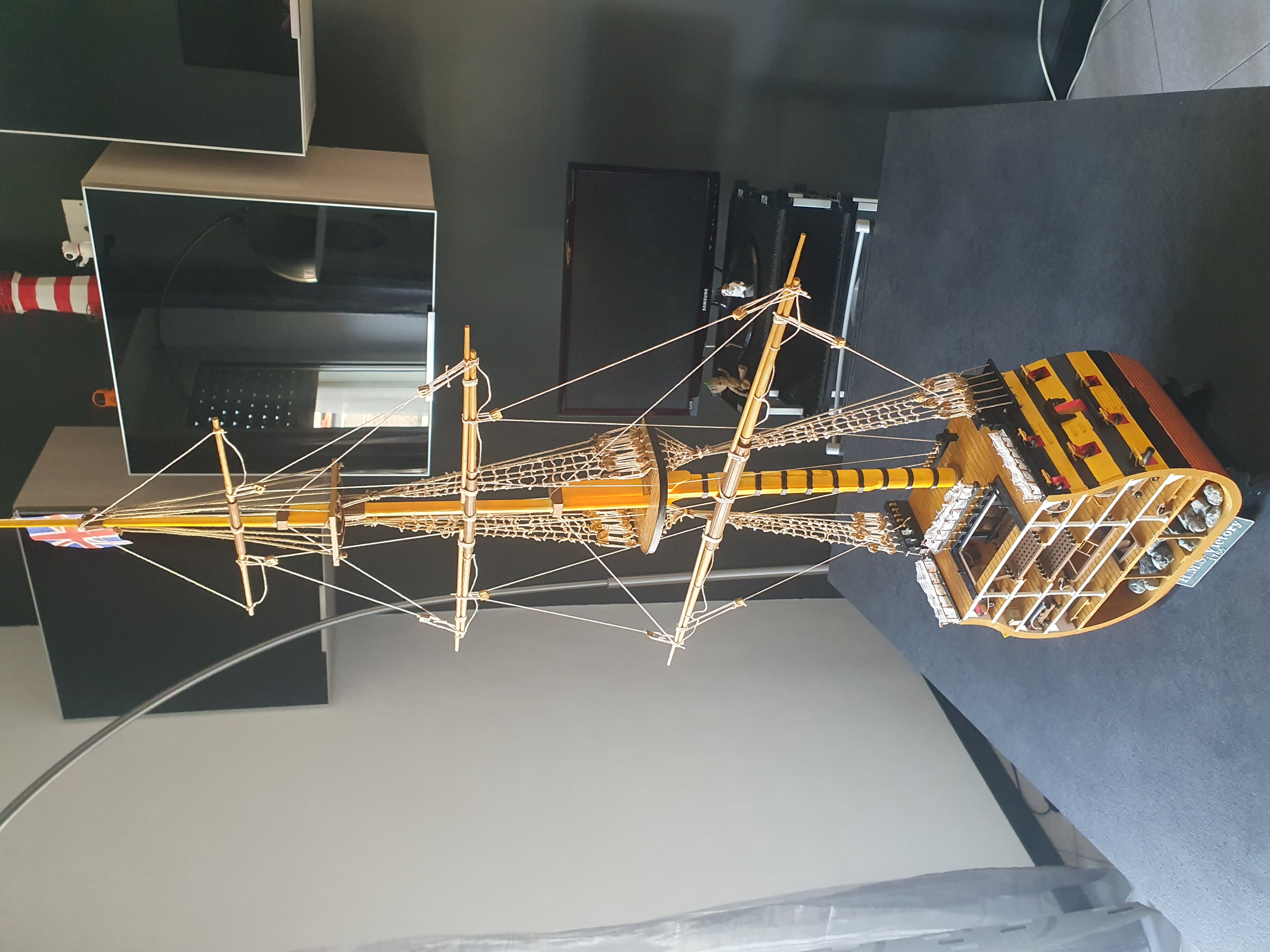 Miniatura 15 do modelo 3D HMS Victory Cross Section