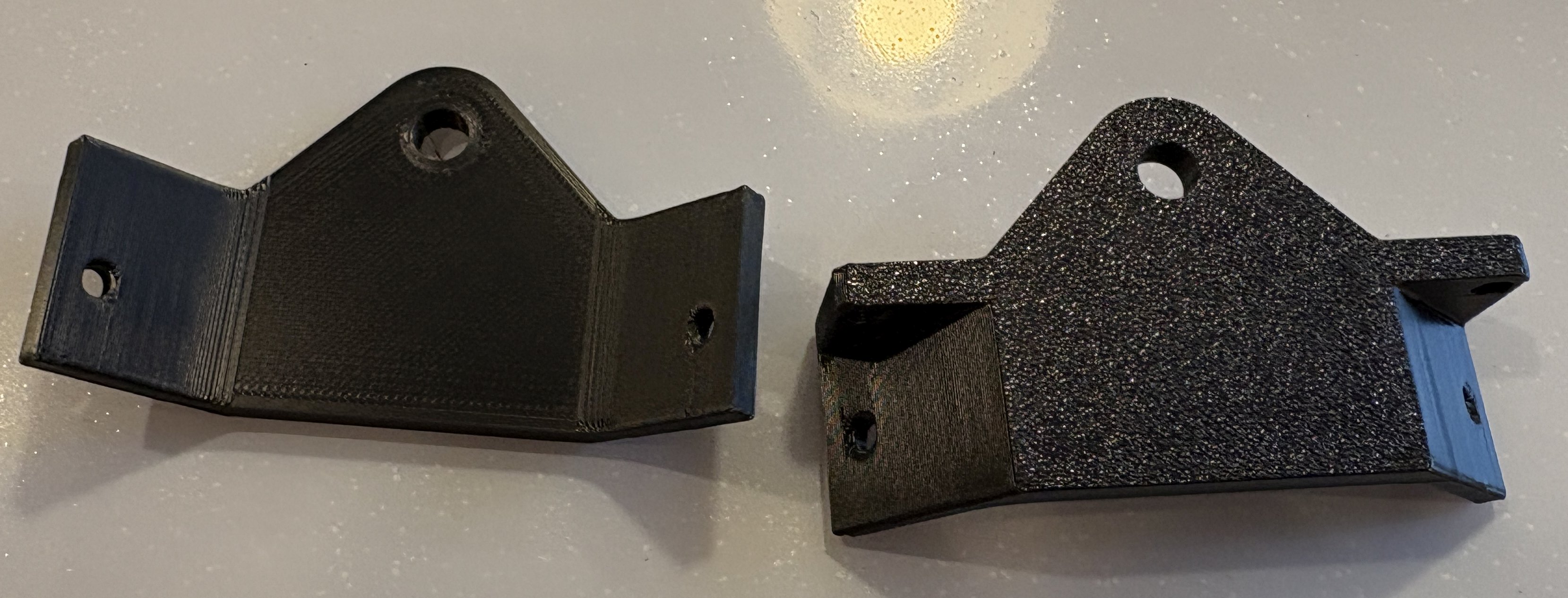 Logitech C920 2020 Corner Mount — thumbnail 3