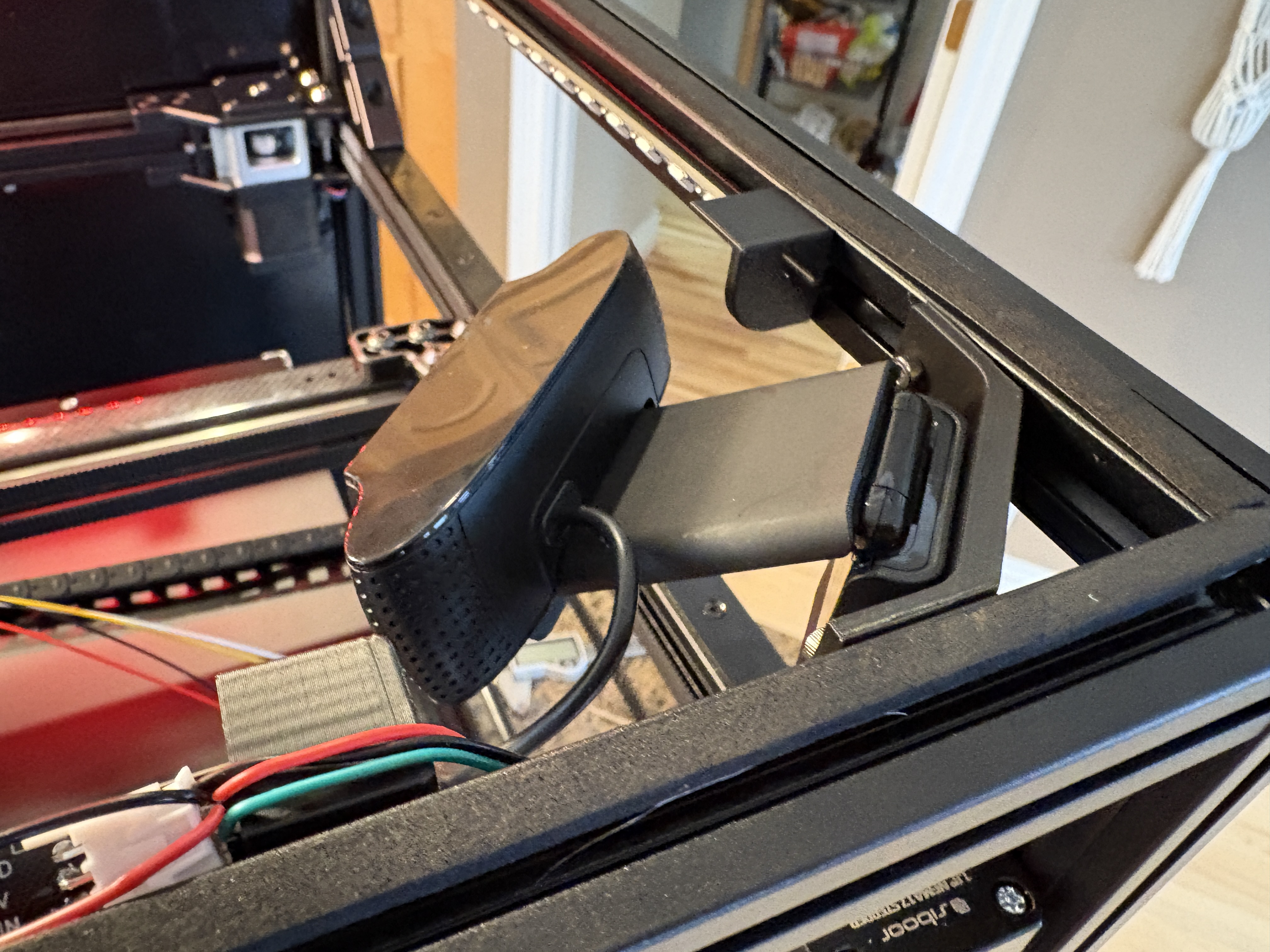 Logitech C920 2020 Corner Mount — thumbnail 2