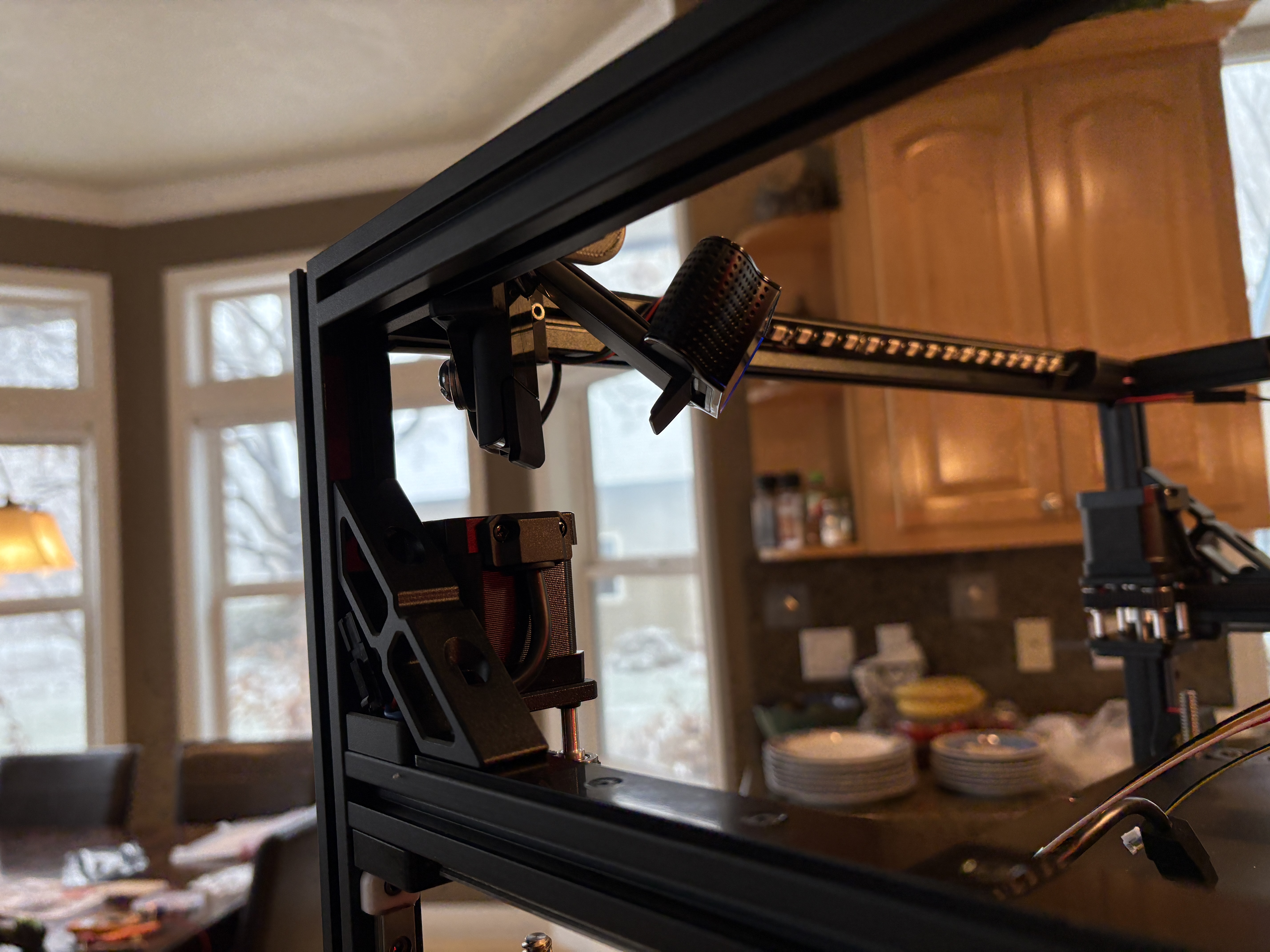 Logitech C920 2020 Corner Mount — thumbnail 5