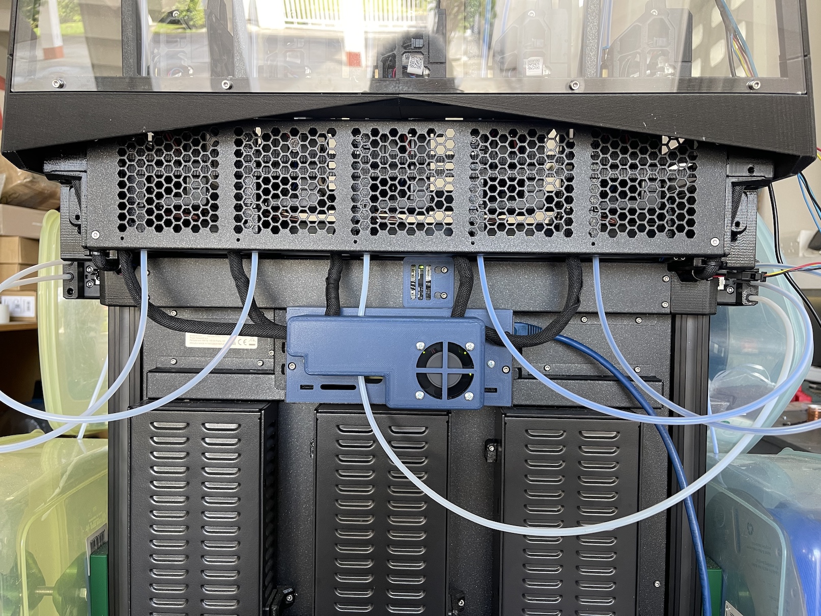 Buddy cover with fan and cable tidy