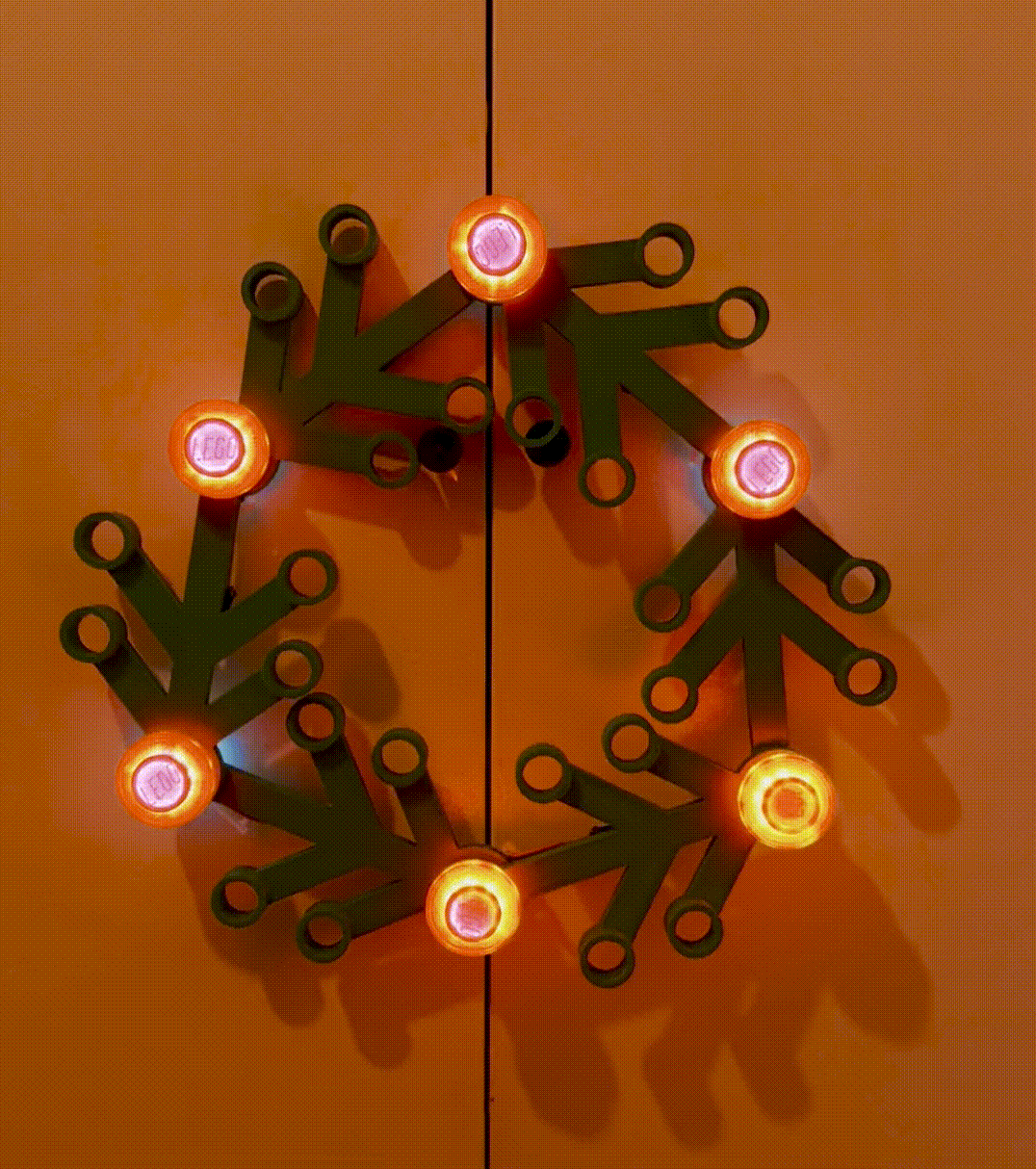 Plug & ESP32 inserts for Lego Wreath