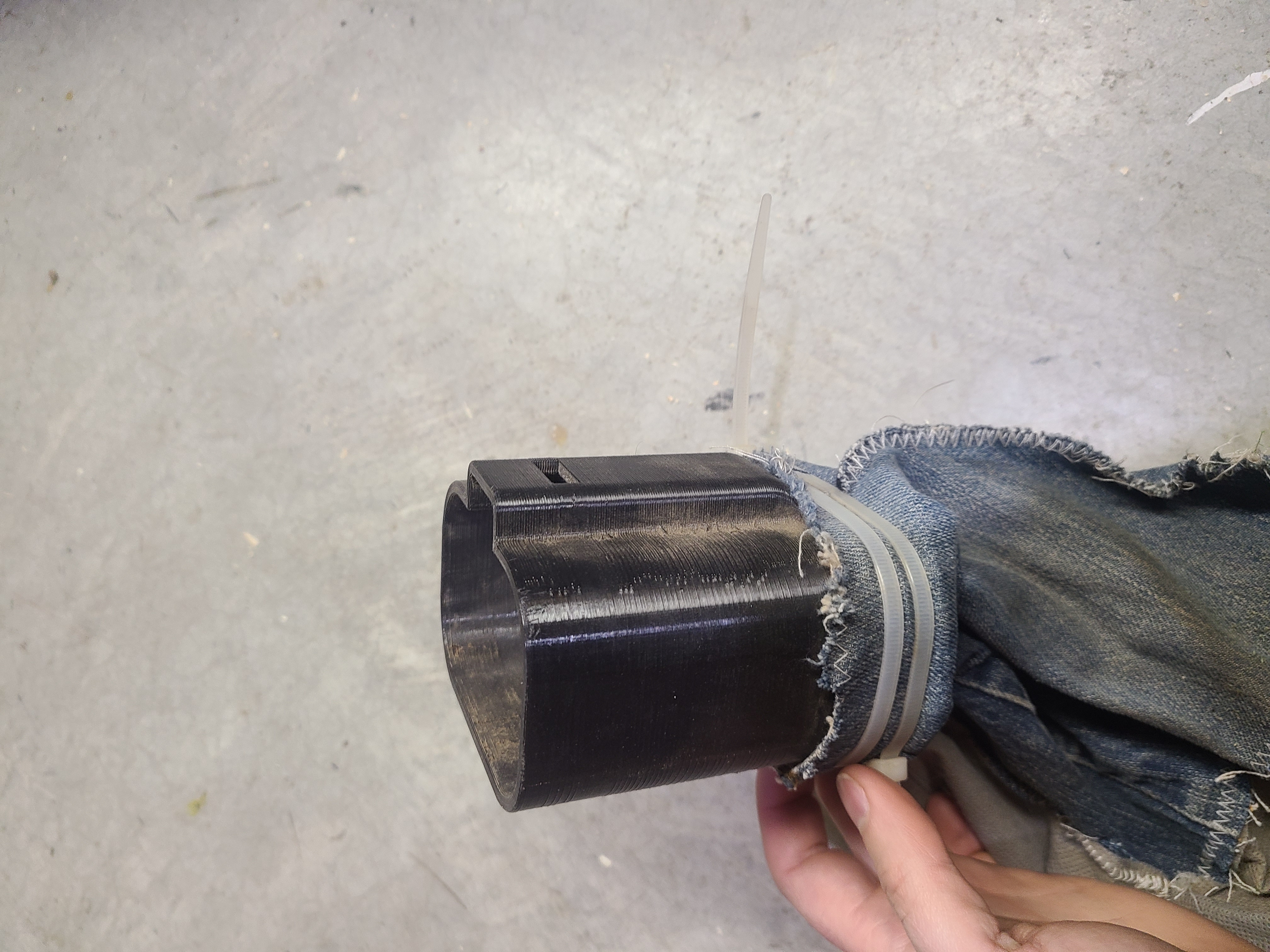 Leafblower bag attachement