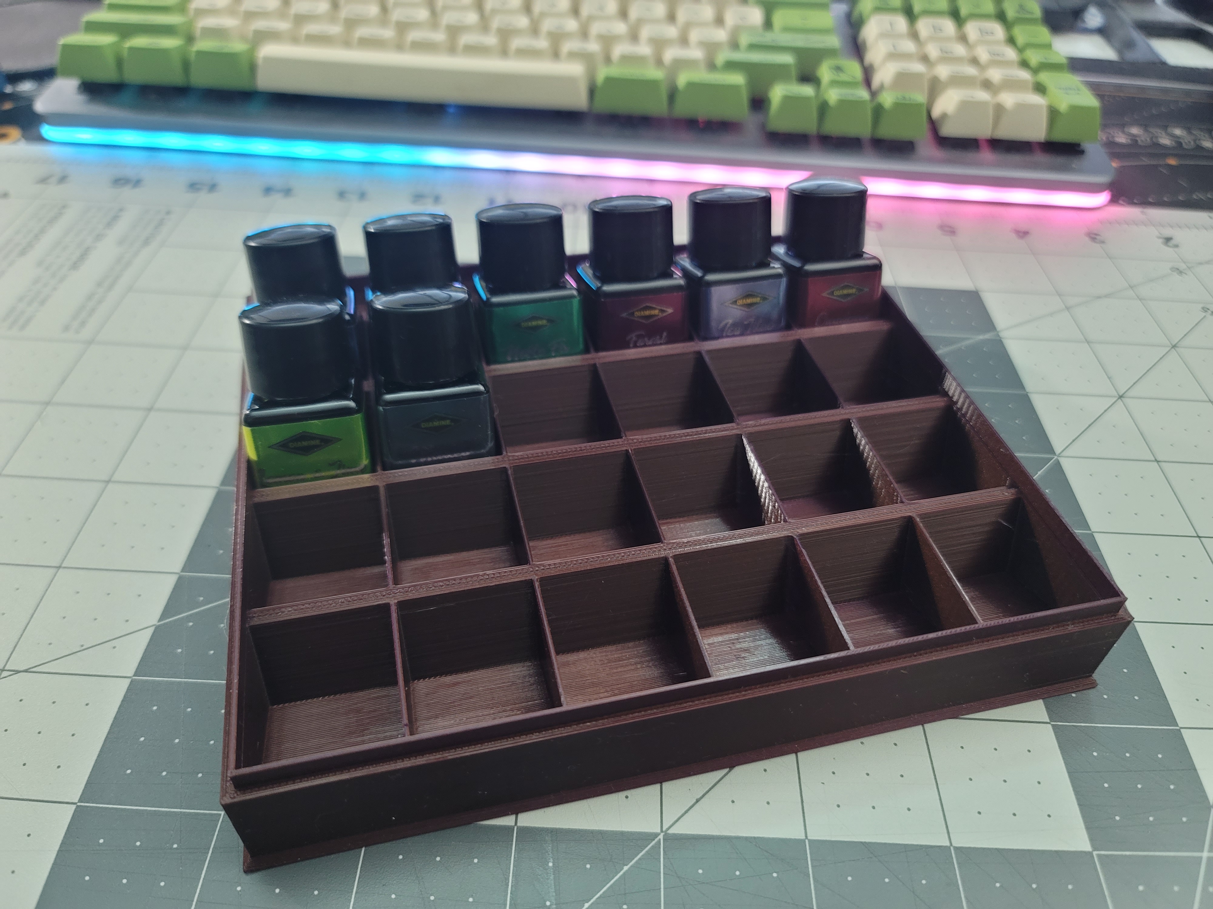Diamine Inkvent Calendar Small bottle pallette