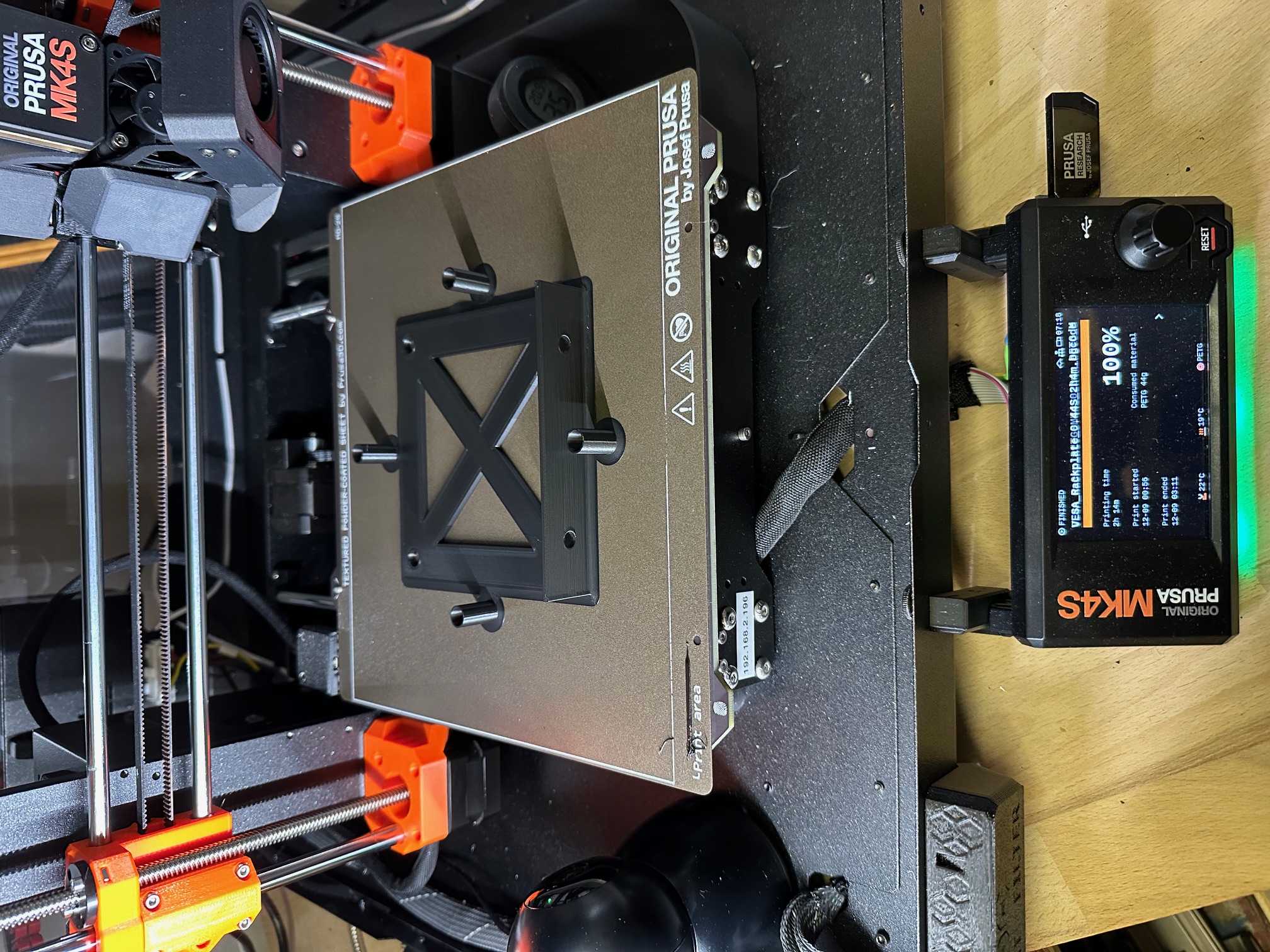 VESA 100x100 rack mount by Marc | Download free STL model | Printables.com