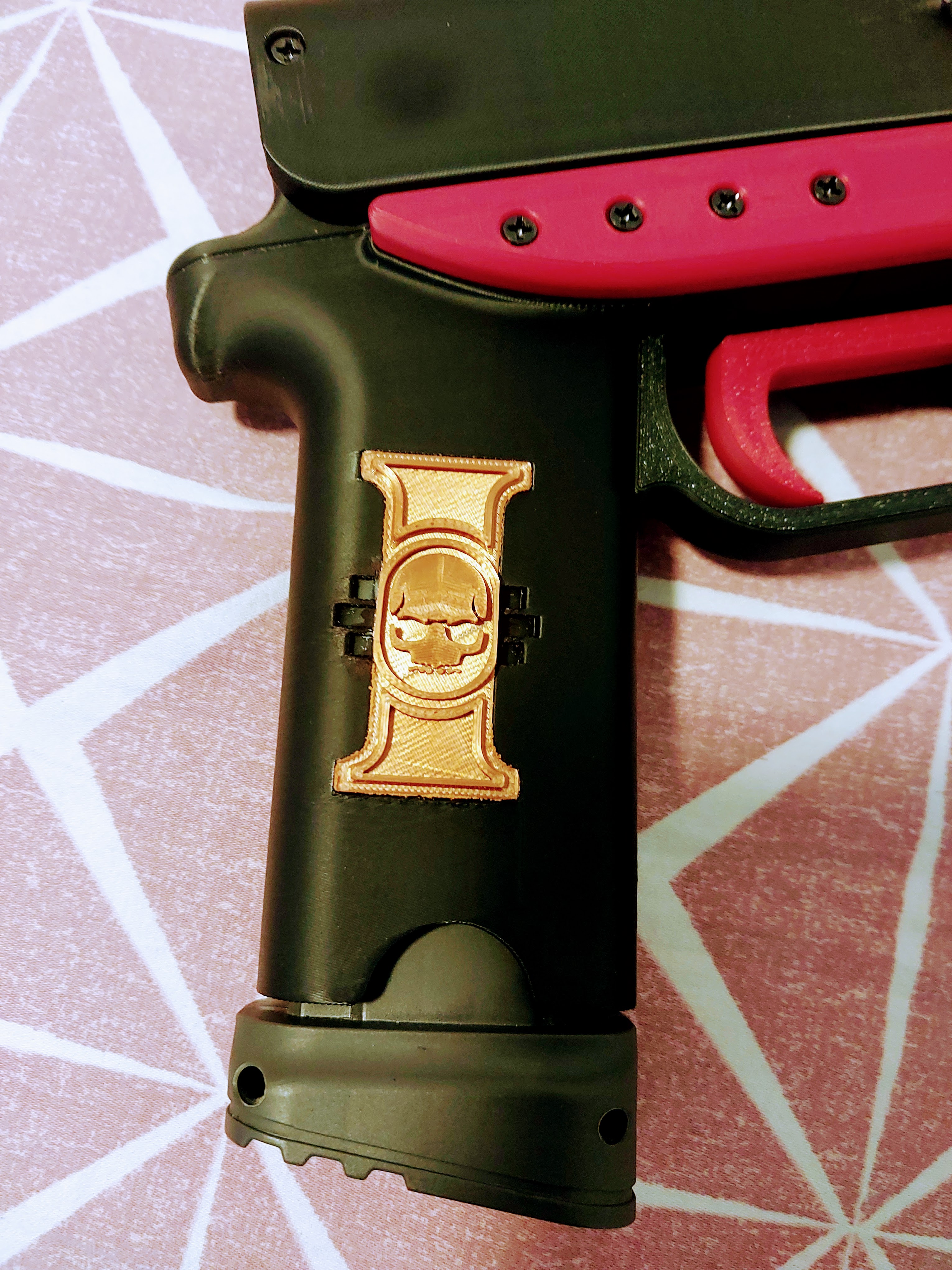 Foxbat grip with inquisition inlay