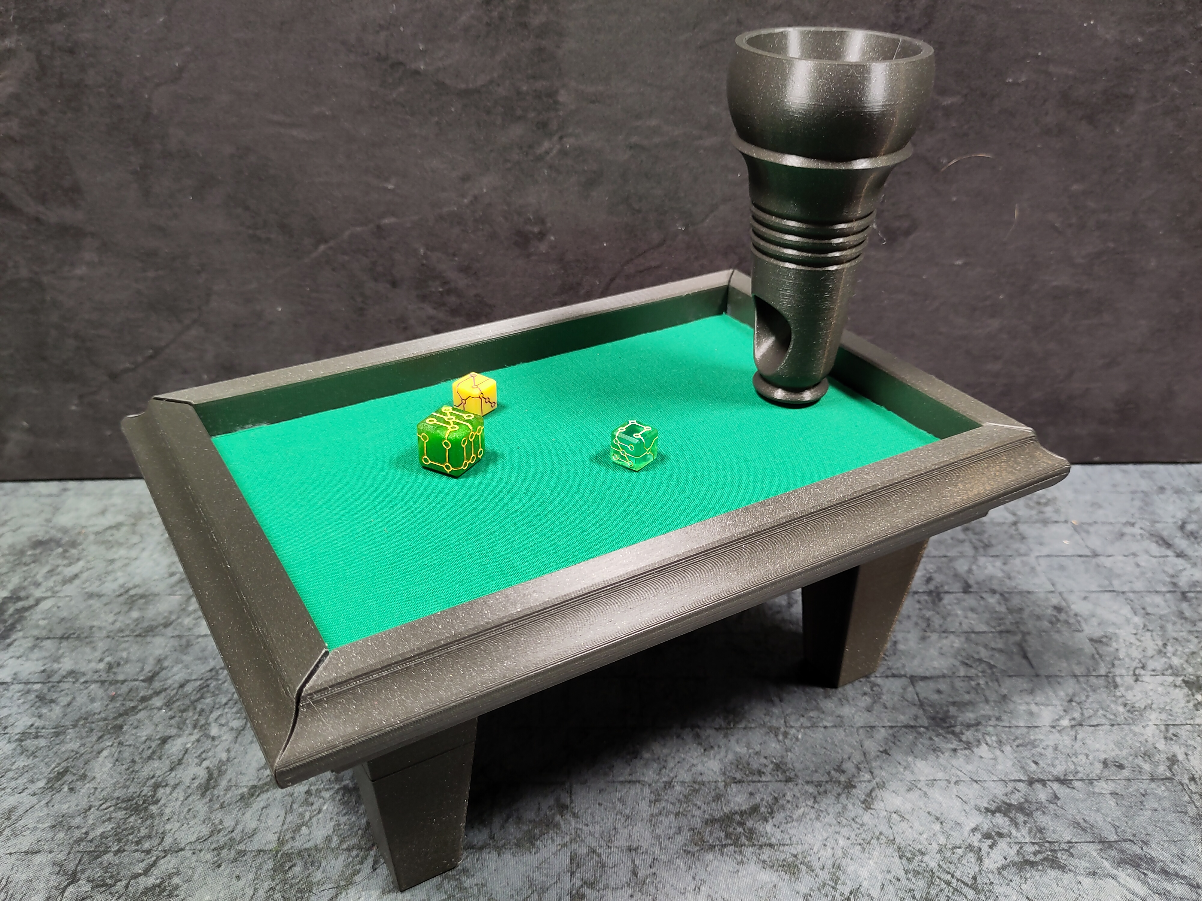 Table Dice Tower - Vintage Replica