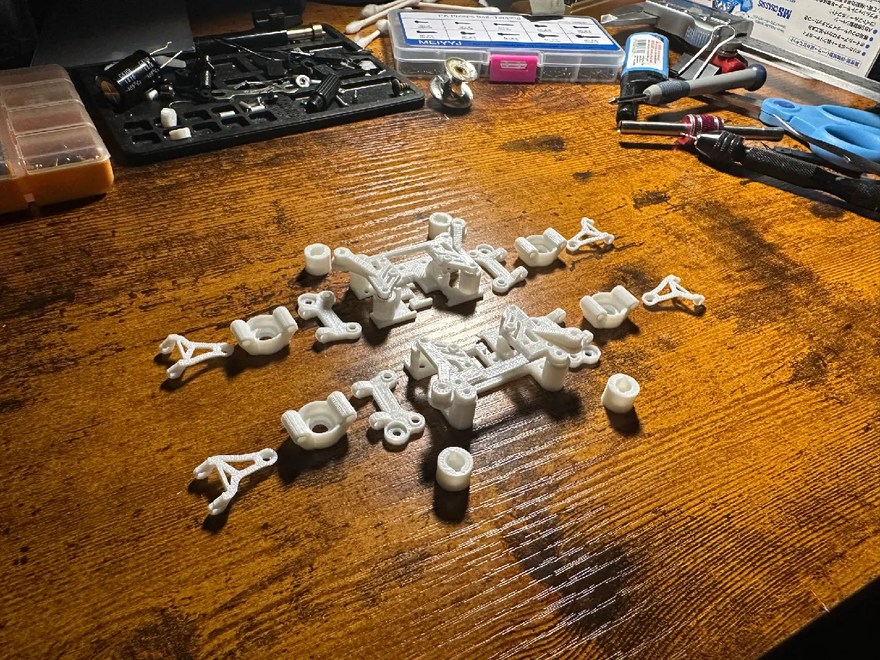 simplest mini4wd double wishbone suspension by 咒者 蛮
