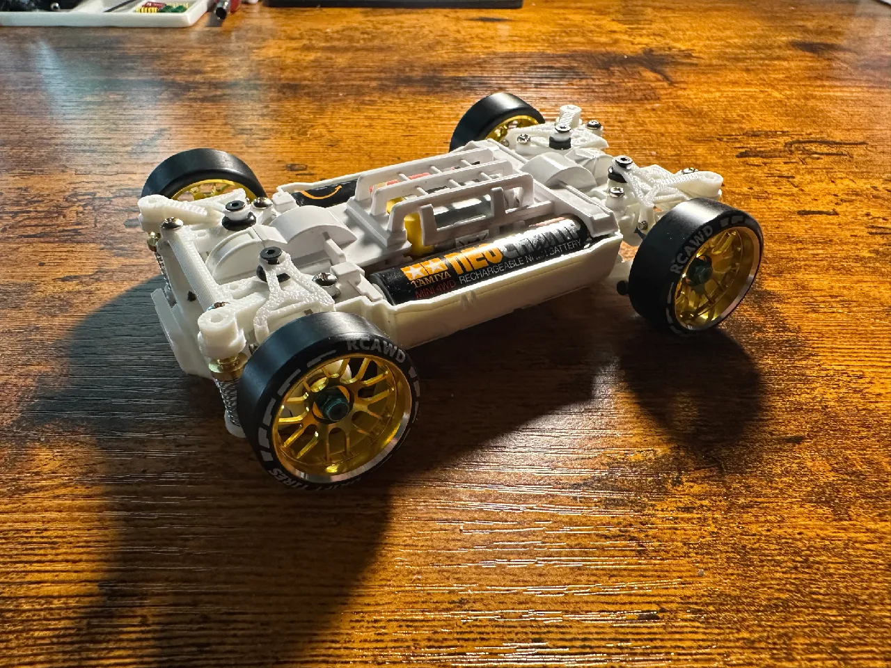 simplest mini4wd double wishbone suspension by 咒者 蛮