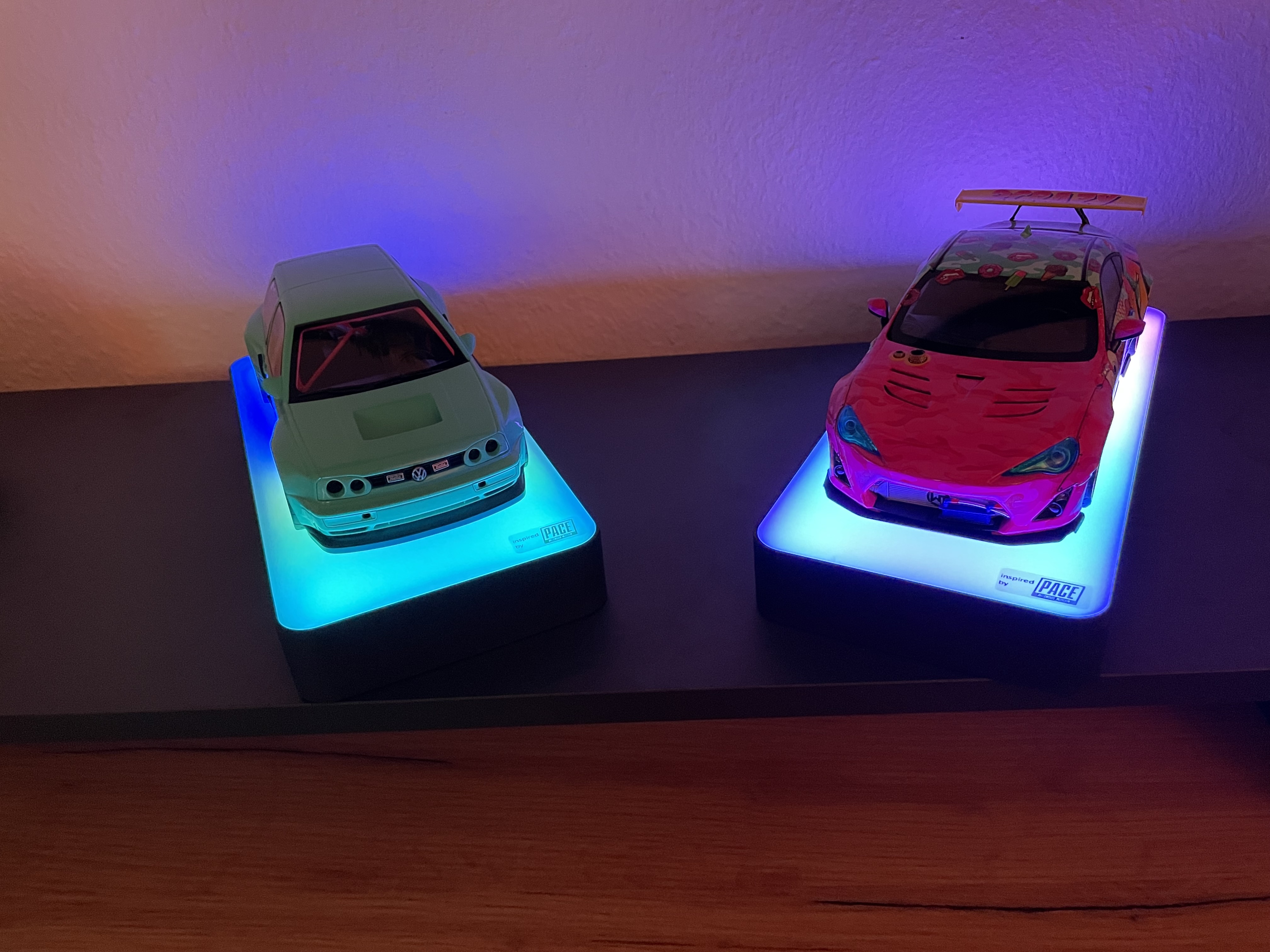 JP Performance PACE museum like Car Display Stand (1/18 scale)