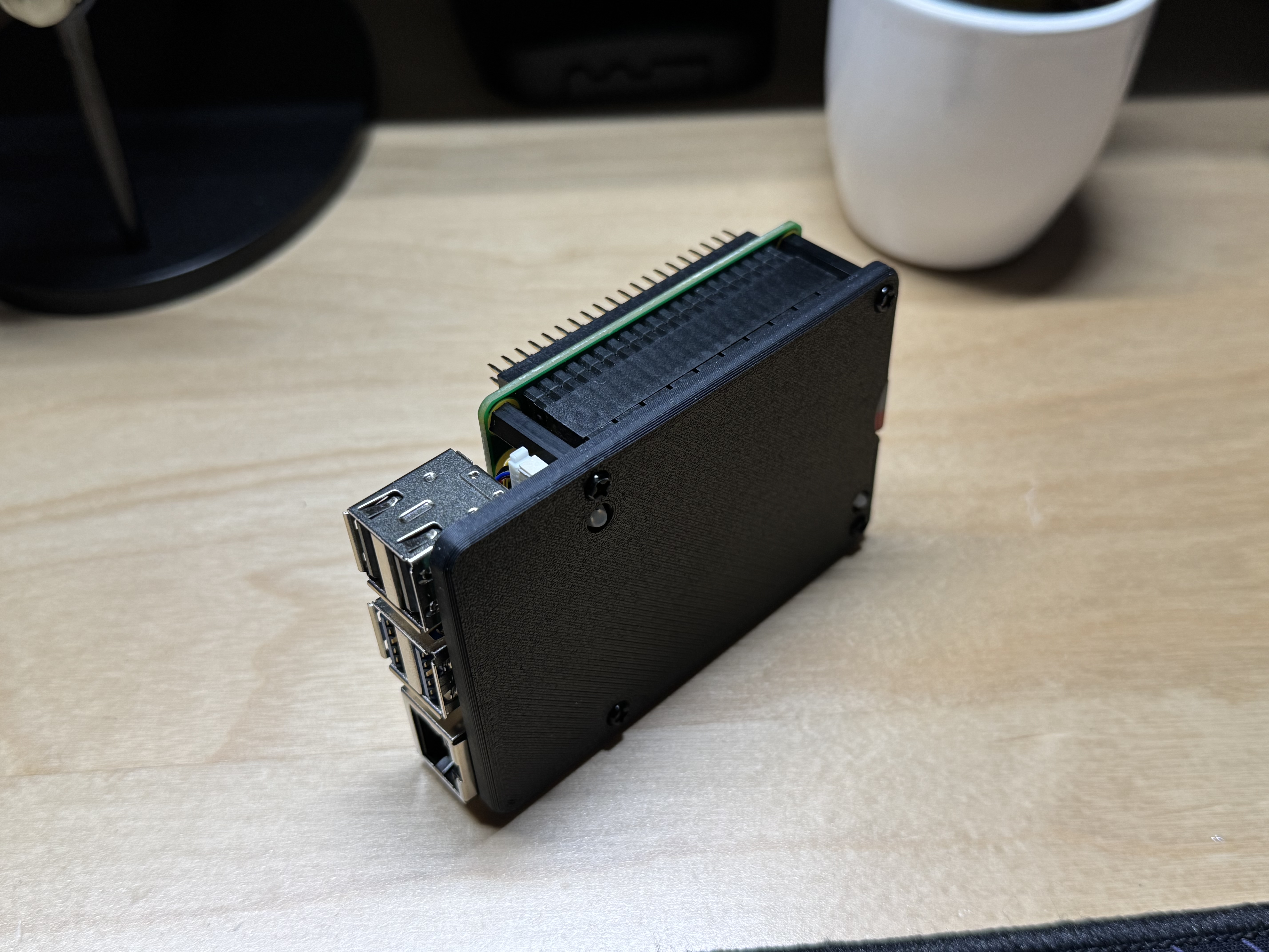 Minimalist Raspberry Pi 5 bottom protection case - screw in version