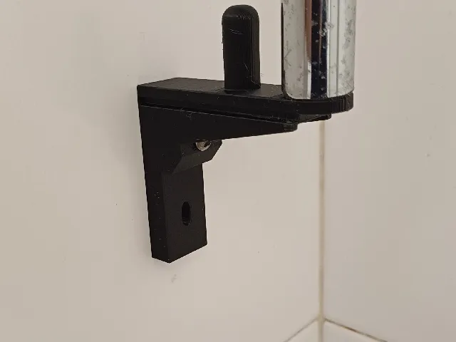 Shower repair( oprava držáku sprchové tyče)
