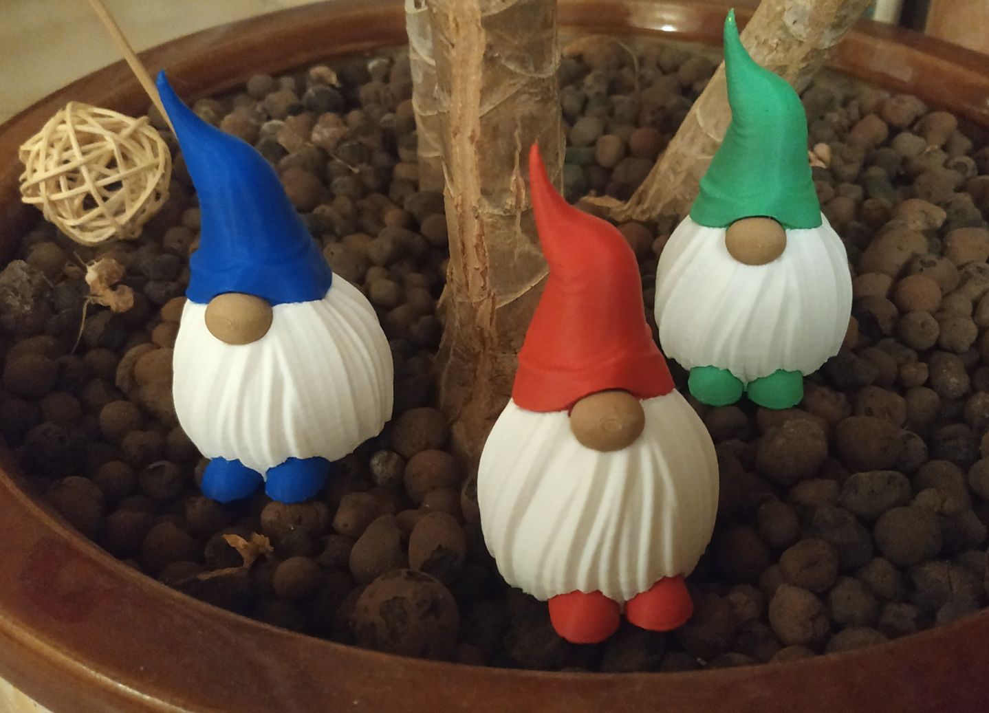 Gnome ( Christmas tree - remix for multicolor by parts)