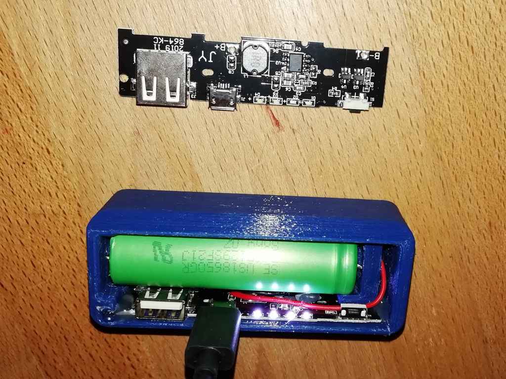 Compact 2A USB Powerbank for 18650 with integrated battery holder