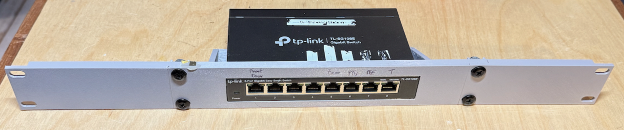 Tp-Link 8 Port to 19" Rack