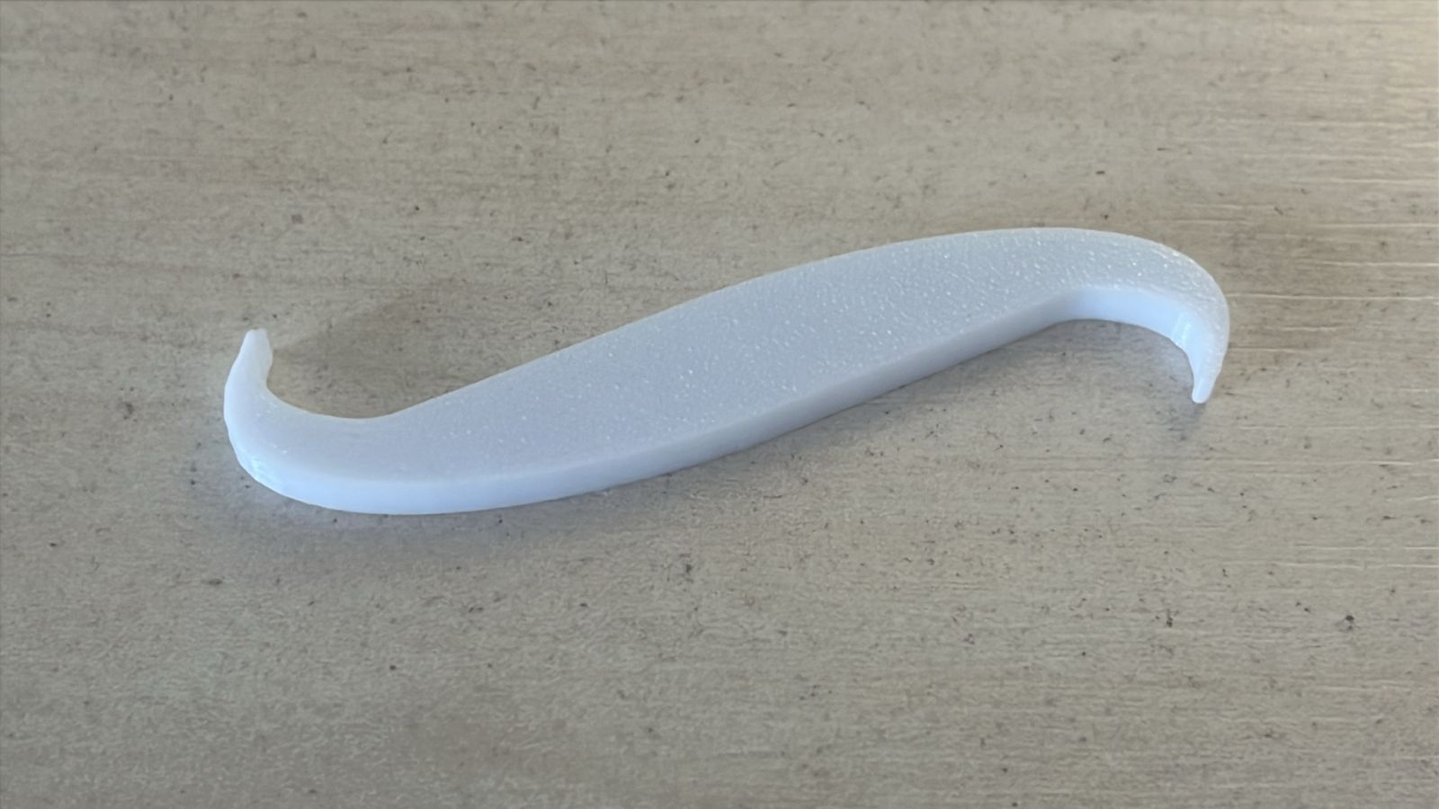 Pick tool for dental aligners