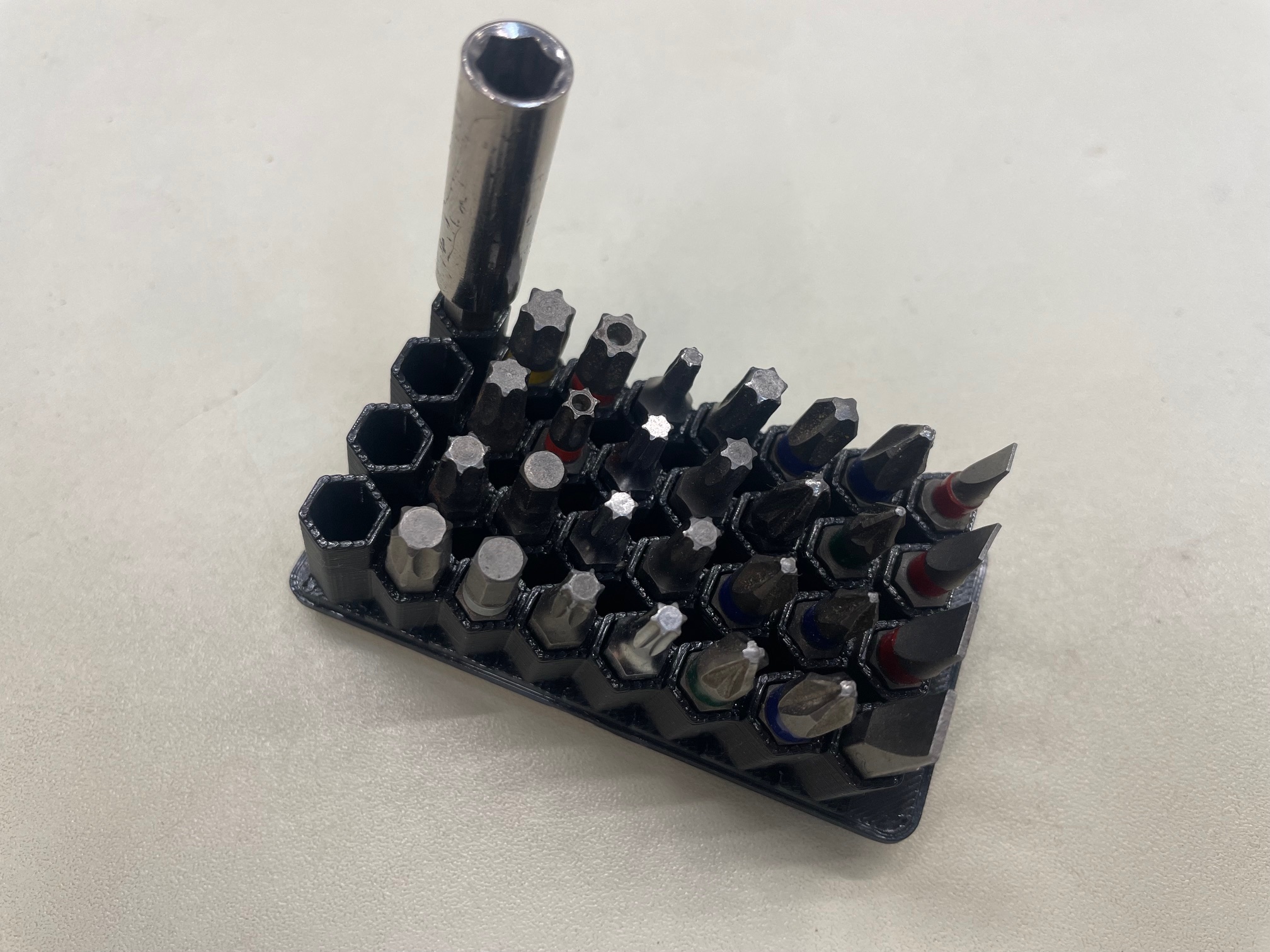 Miniatura 5 do modelo 3D hex bit holder 1x2 bin gridfinity