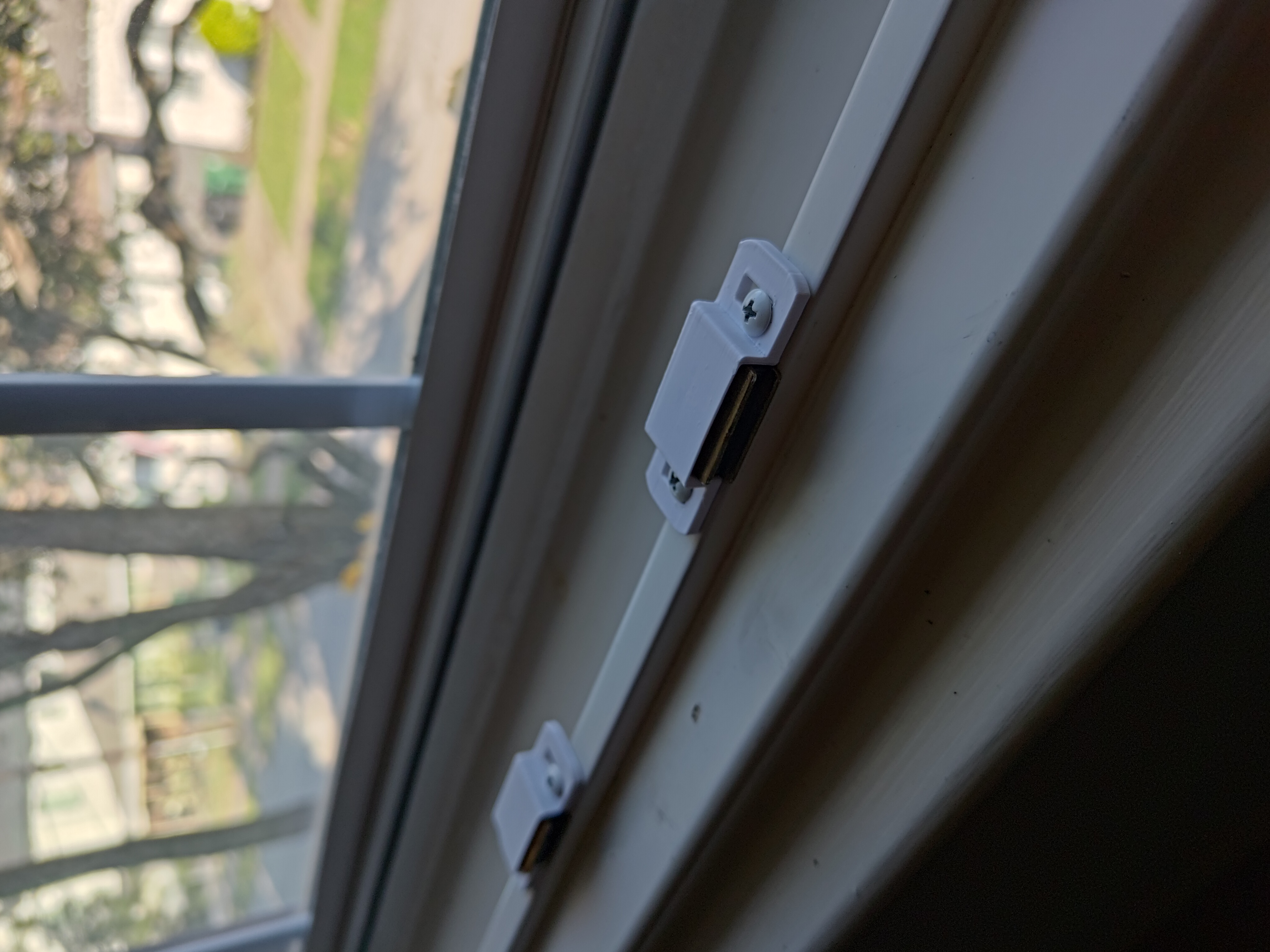 Shutter Magnet Holder