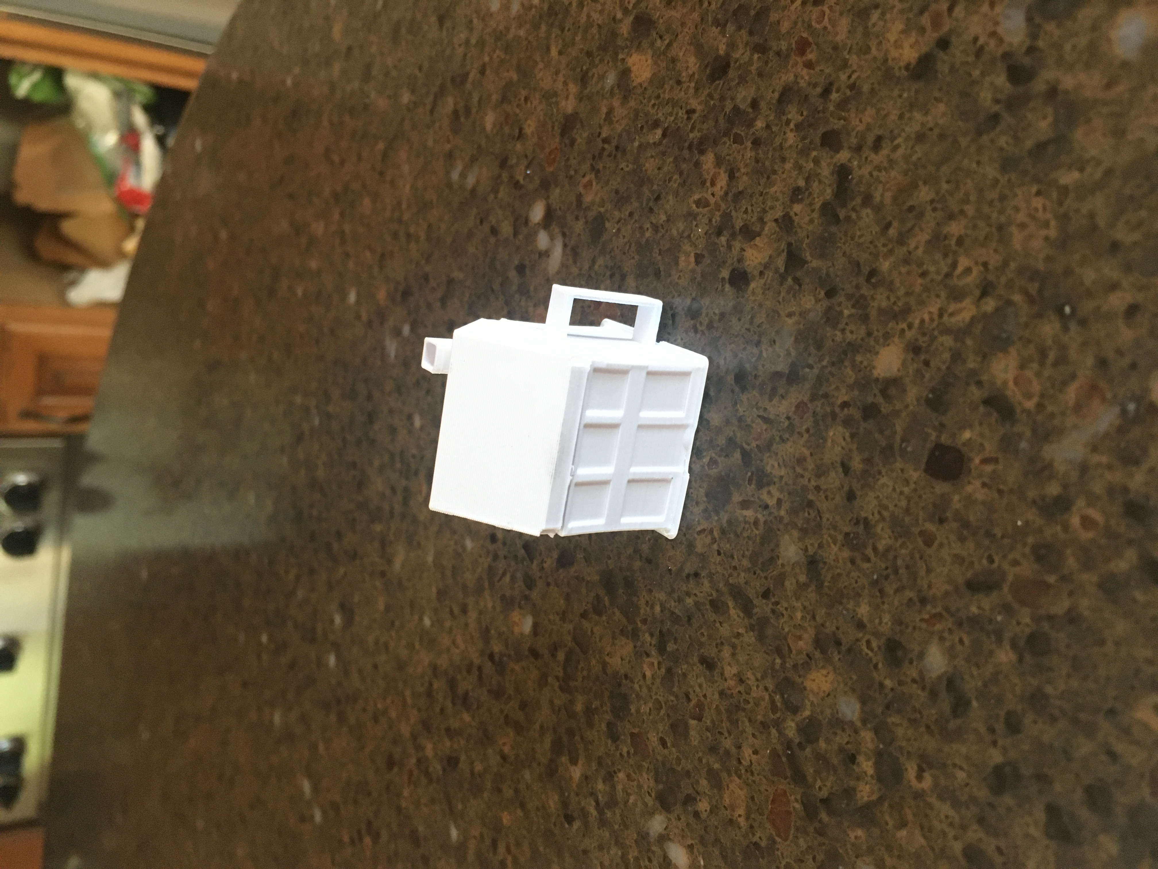 MUG HOUSE WITH CHIMNEY FOR SMOKE EFFECT