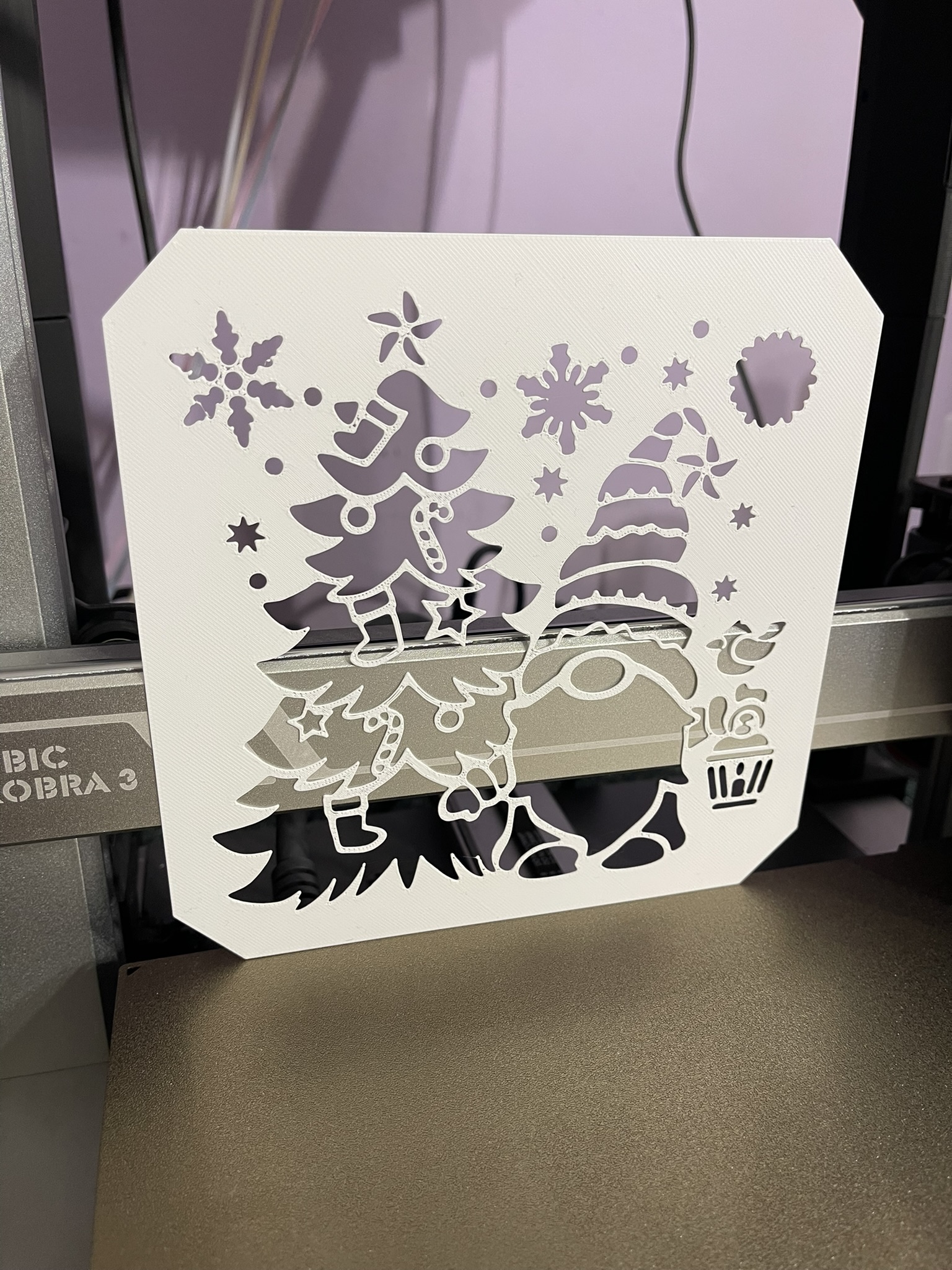 Gnome with Xmas Tree - Christmas - Stencil template