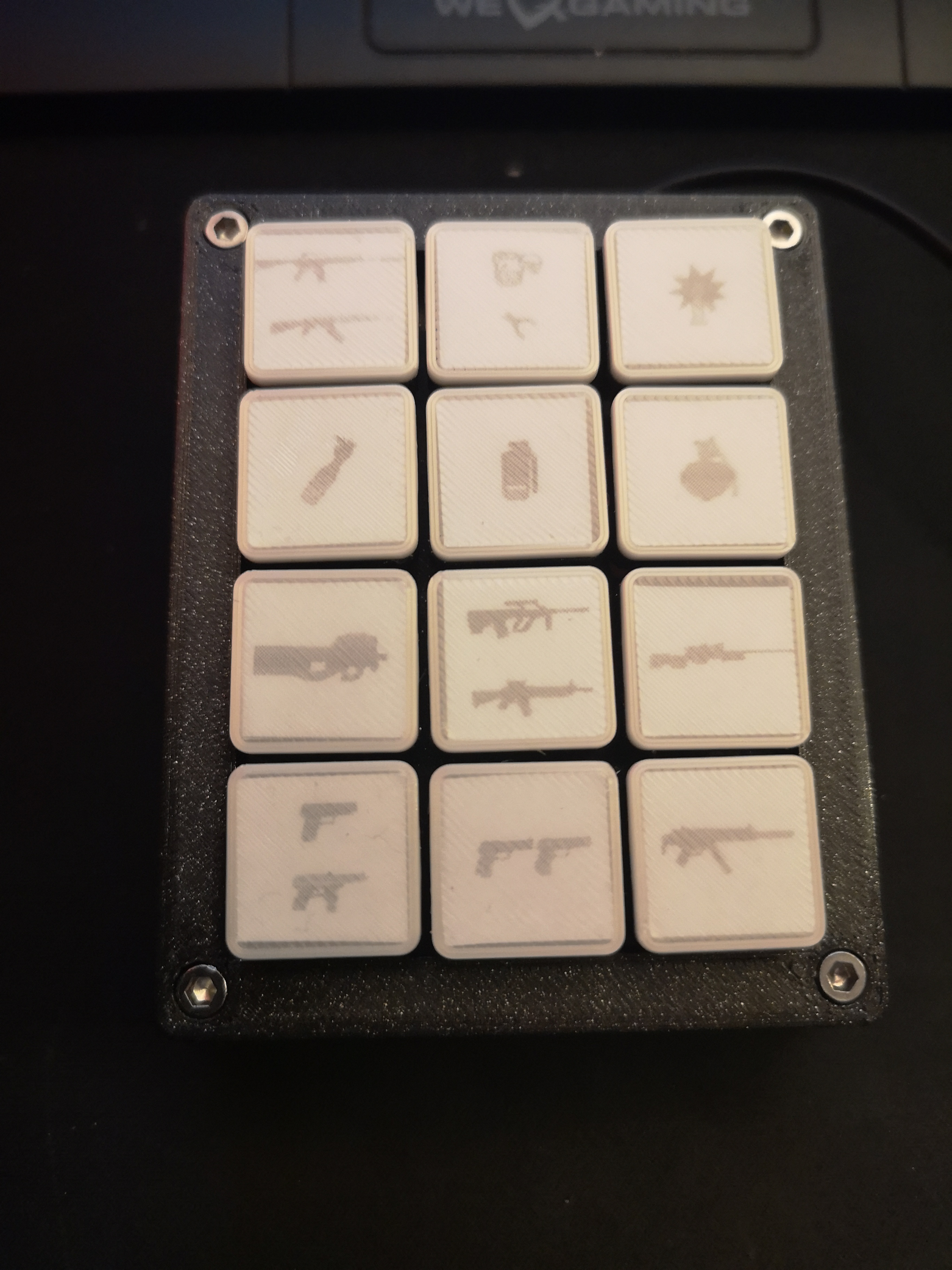 12 Button Macro Keyboard with printable Keycaps
