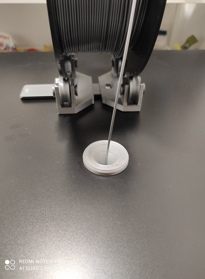 Miniatura 2 do modelo 3D Filament Holder