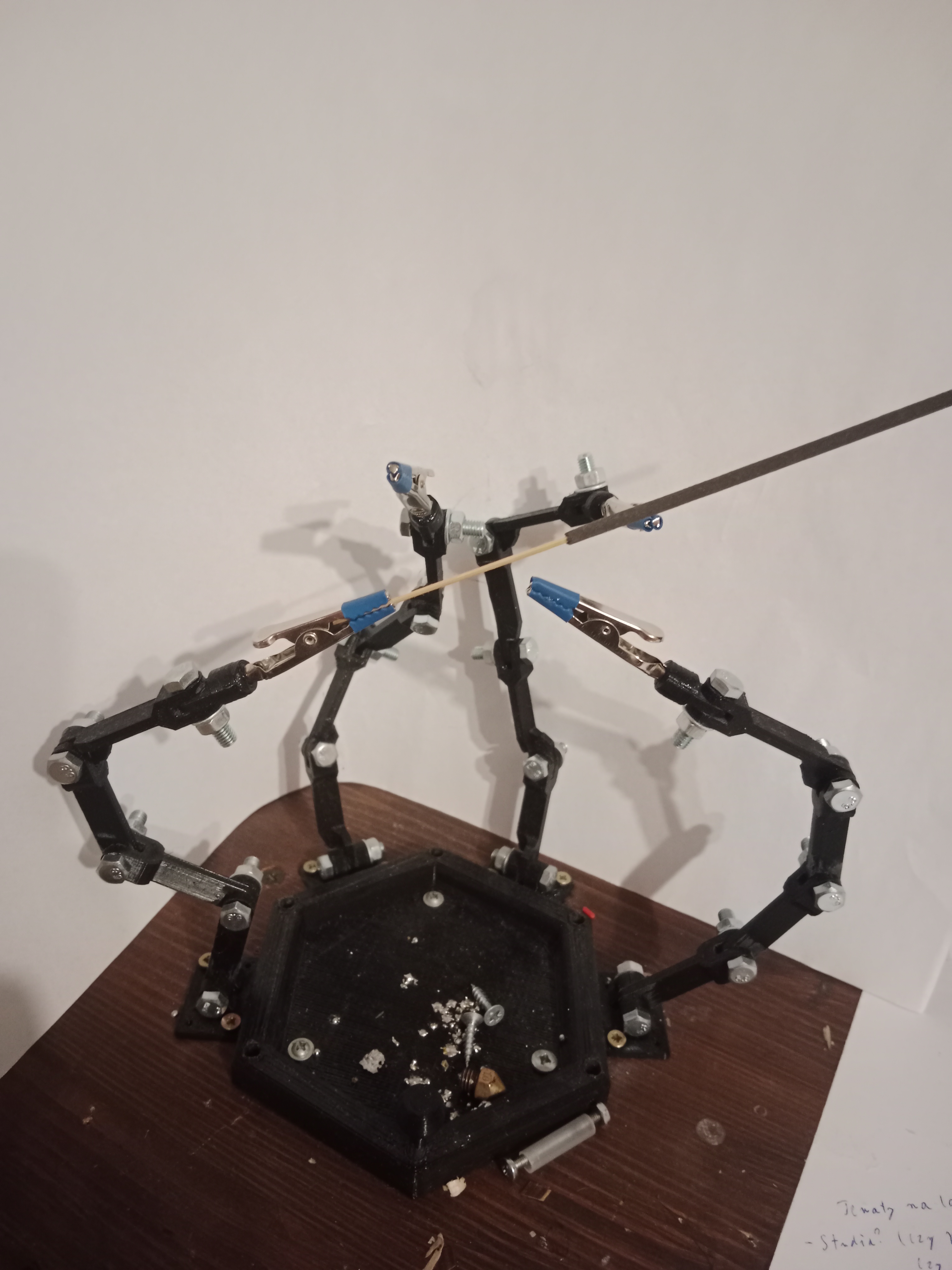 Soldering third hand