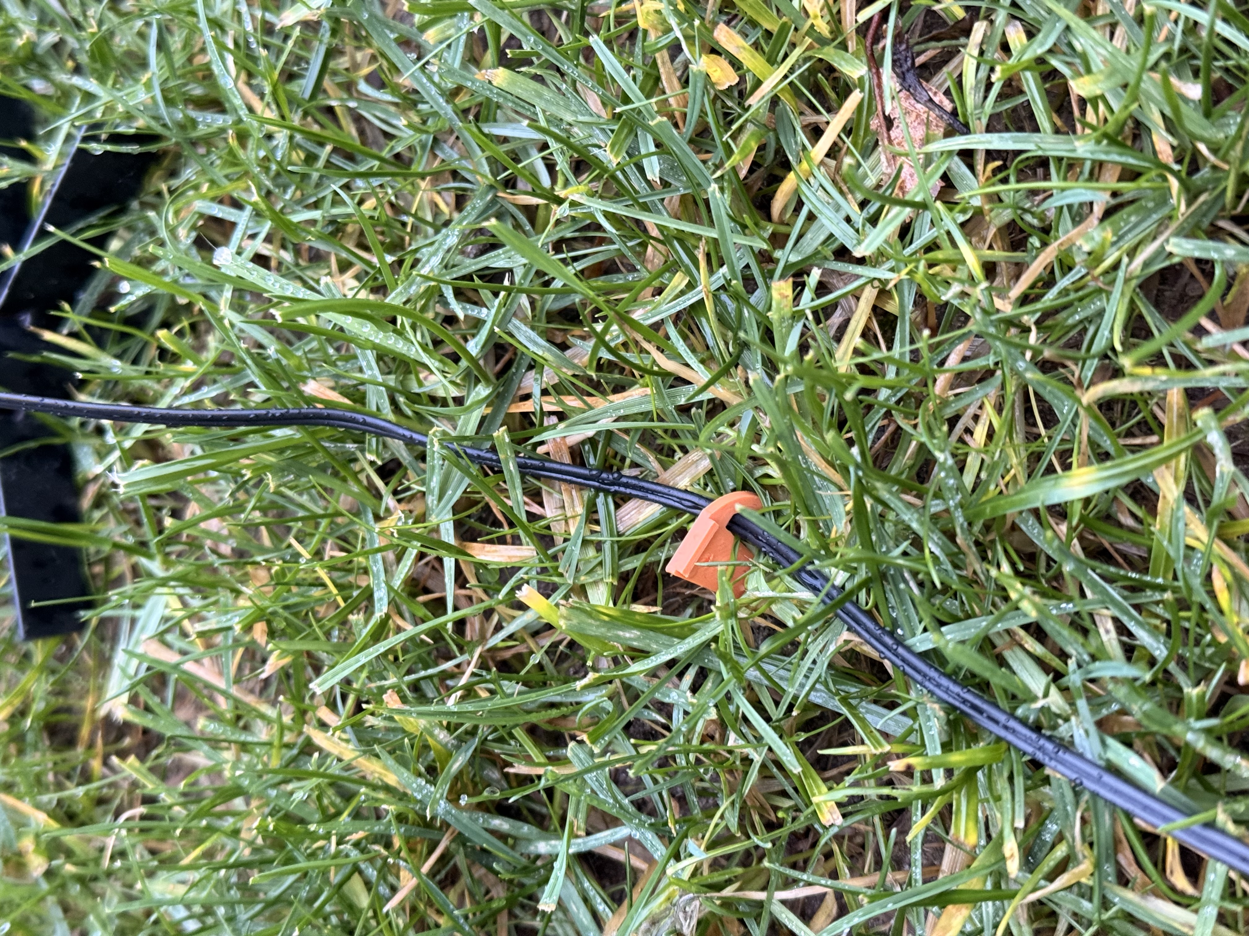Small peg for cables in grass — miniatura 3