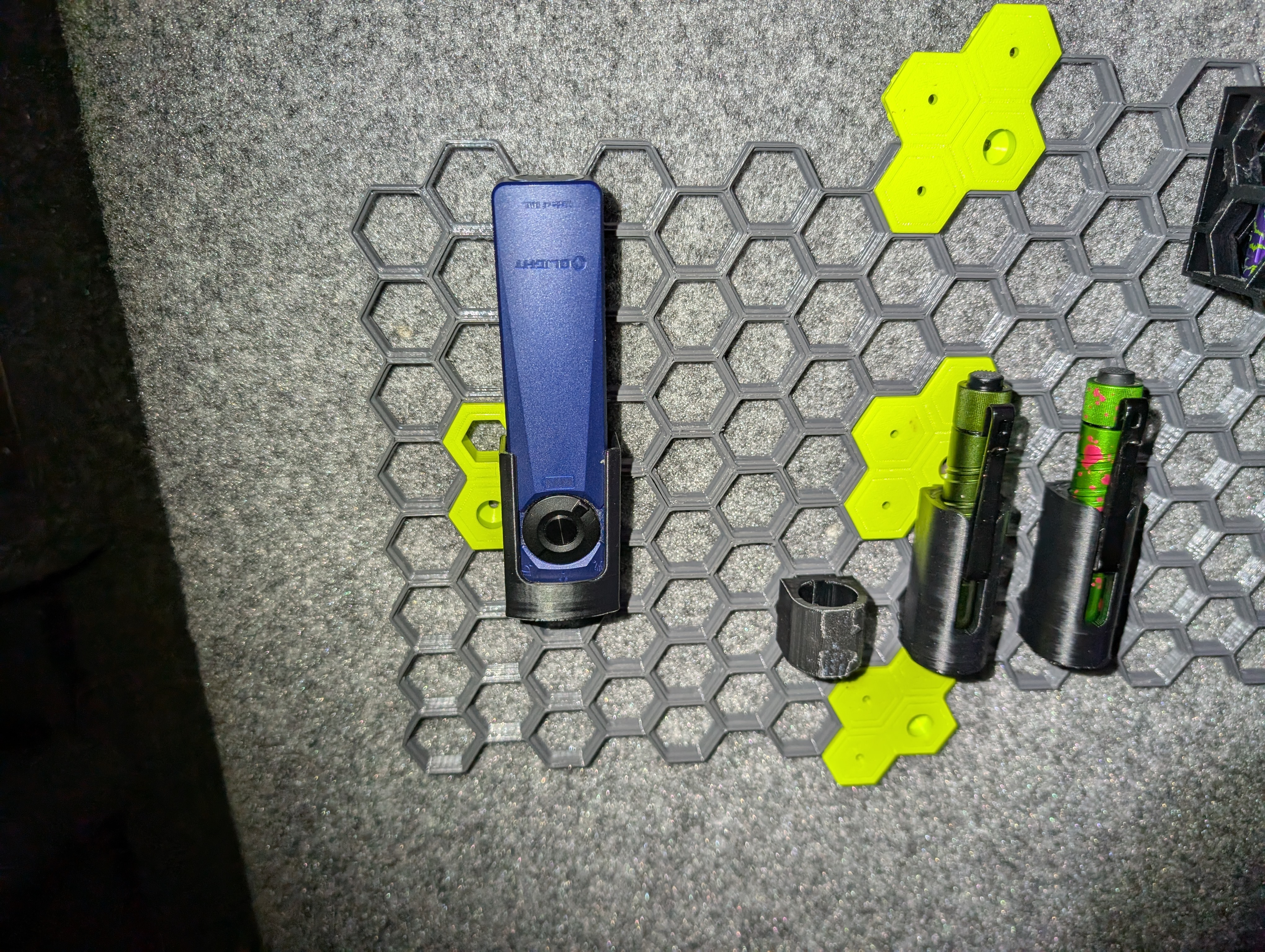 Olight Arkfeld /ArkPro honeycomb storage wall