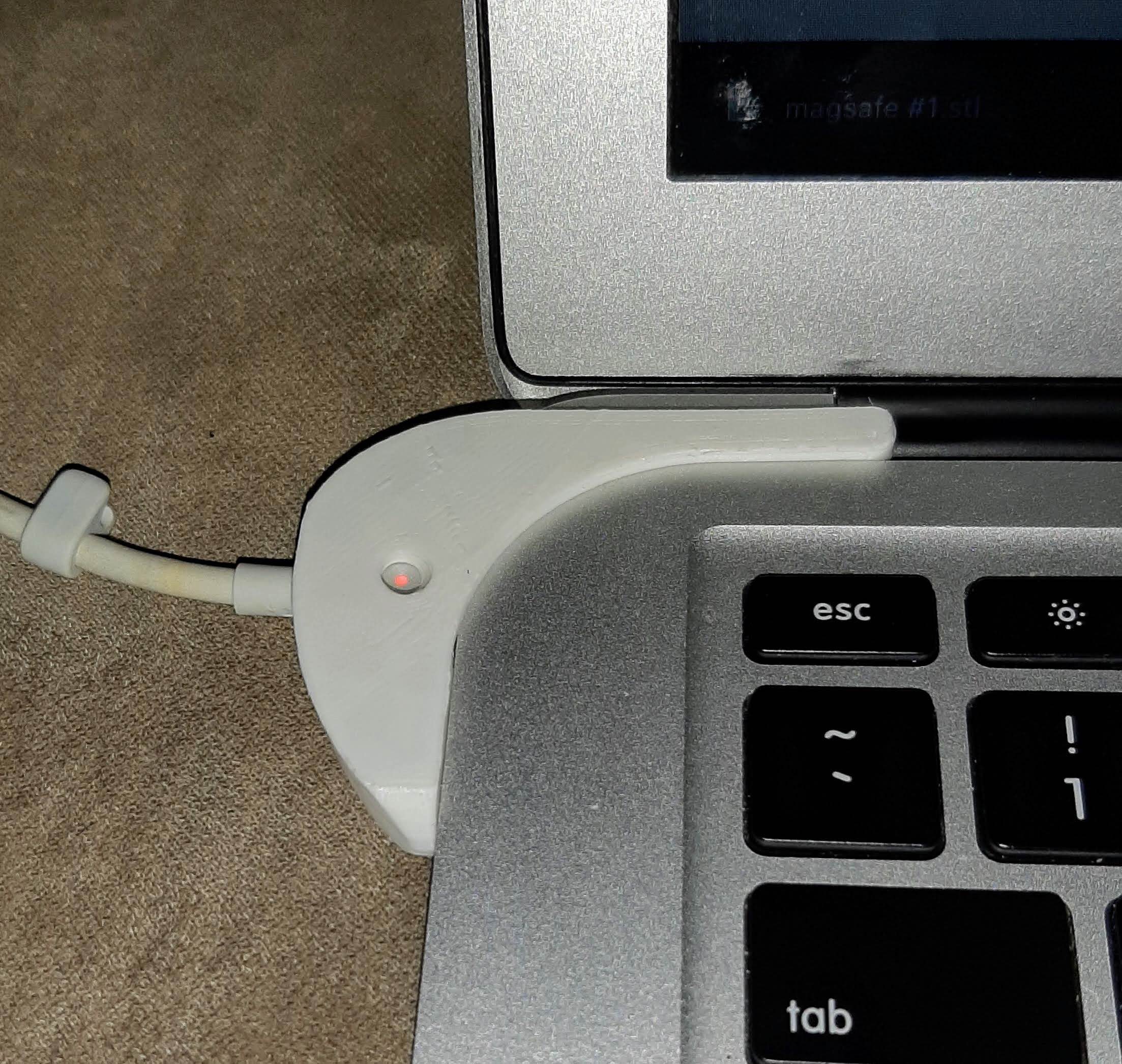Macbook Air Magsafe locking clip