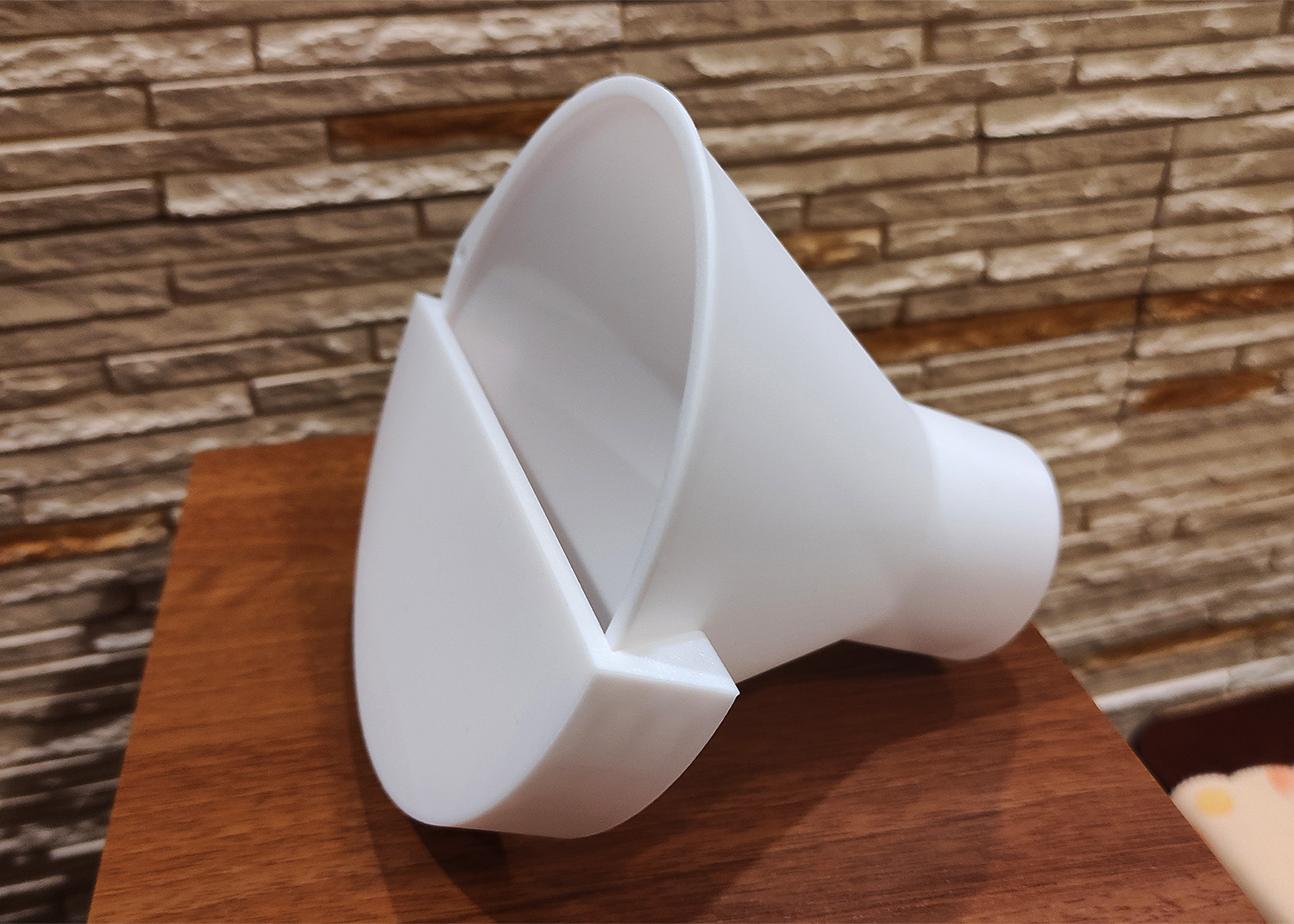 Handle for hanging the funnel (funnel_125mm), uchwyt do zawieszenia lejka.