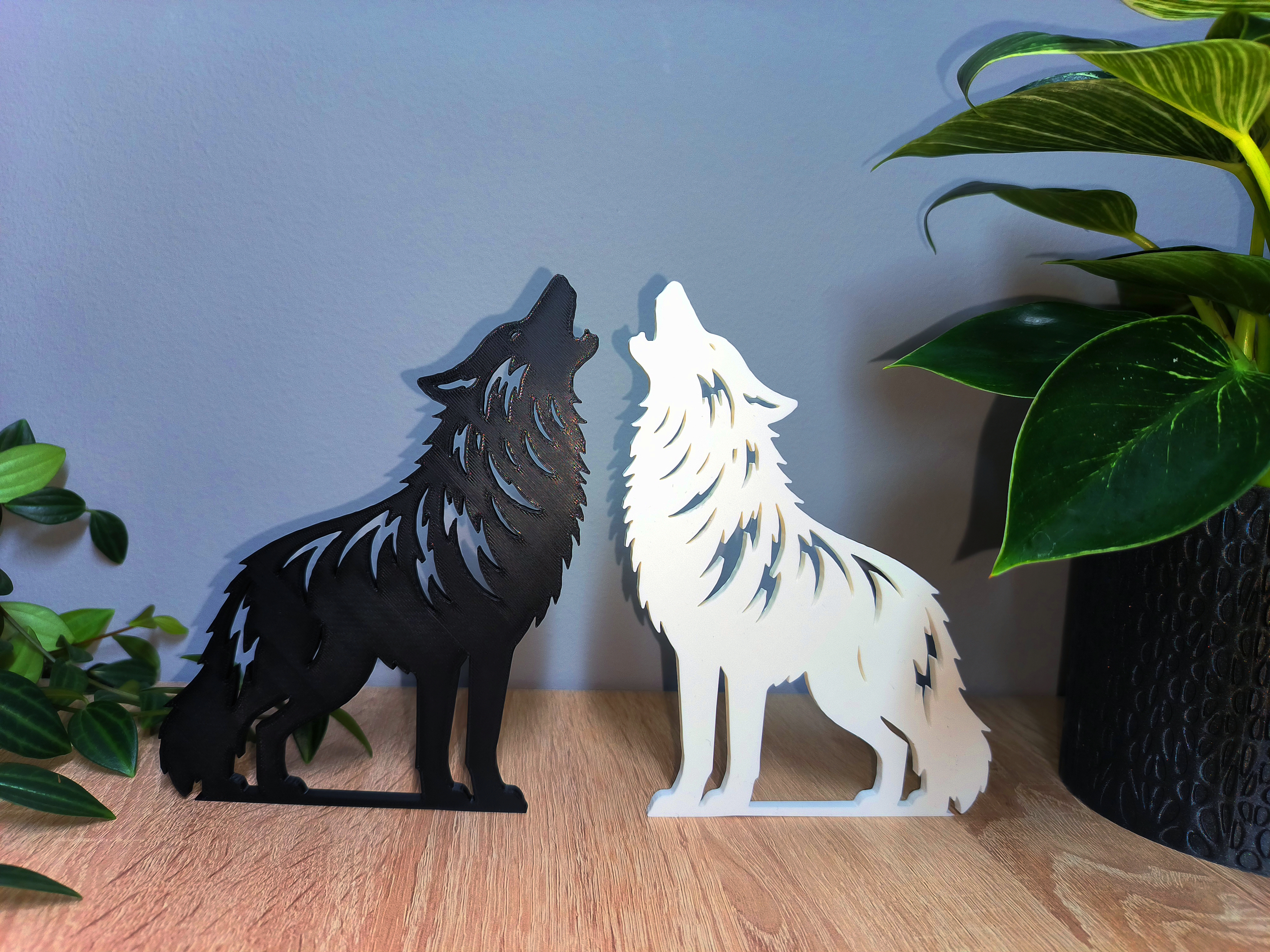 Howling Wolf Decoration — miniatura 2