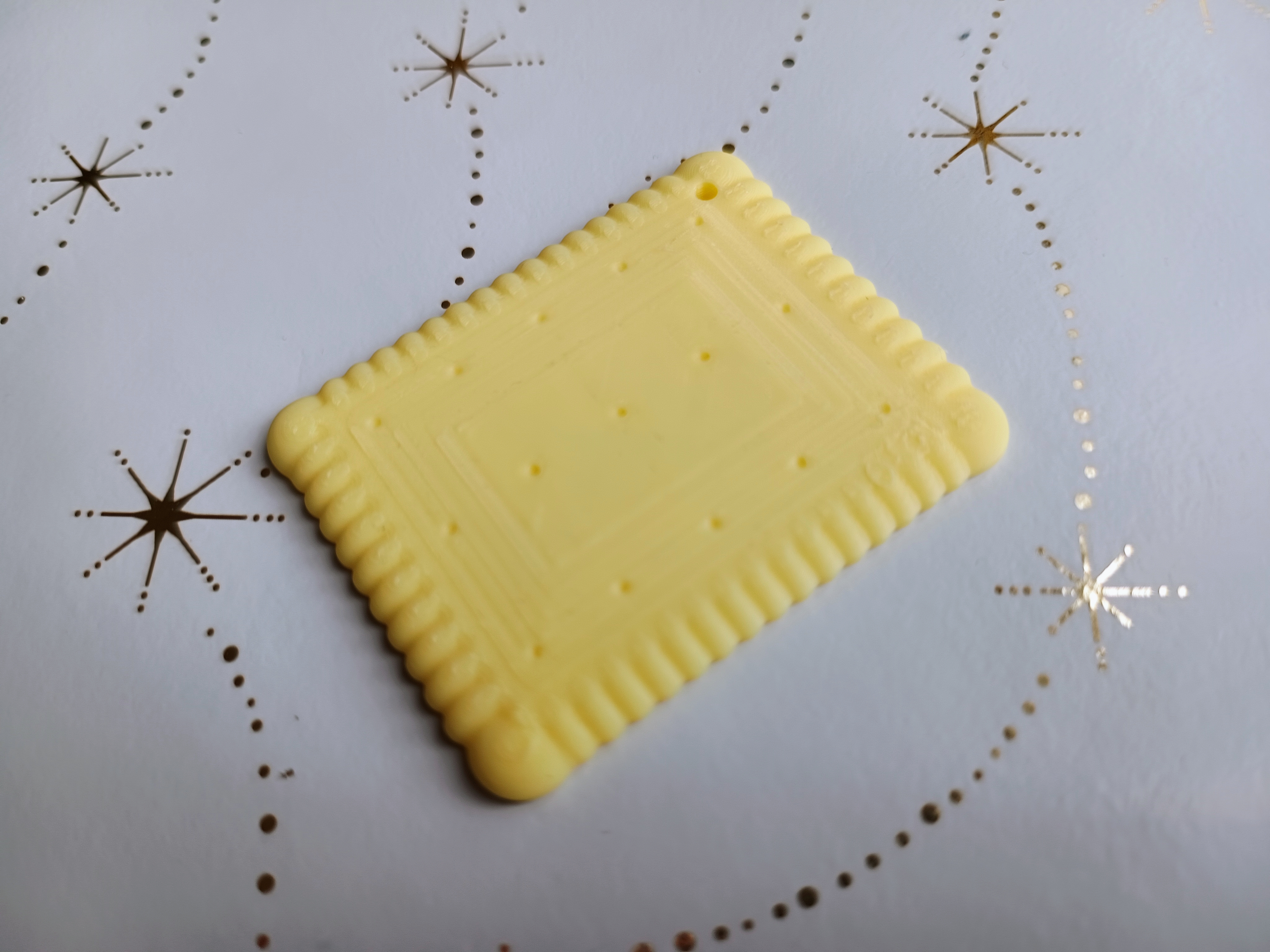Biscuit Ornament, Prop