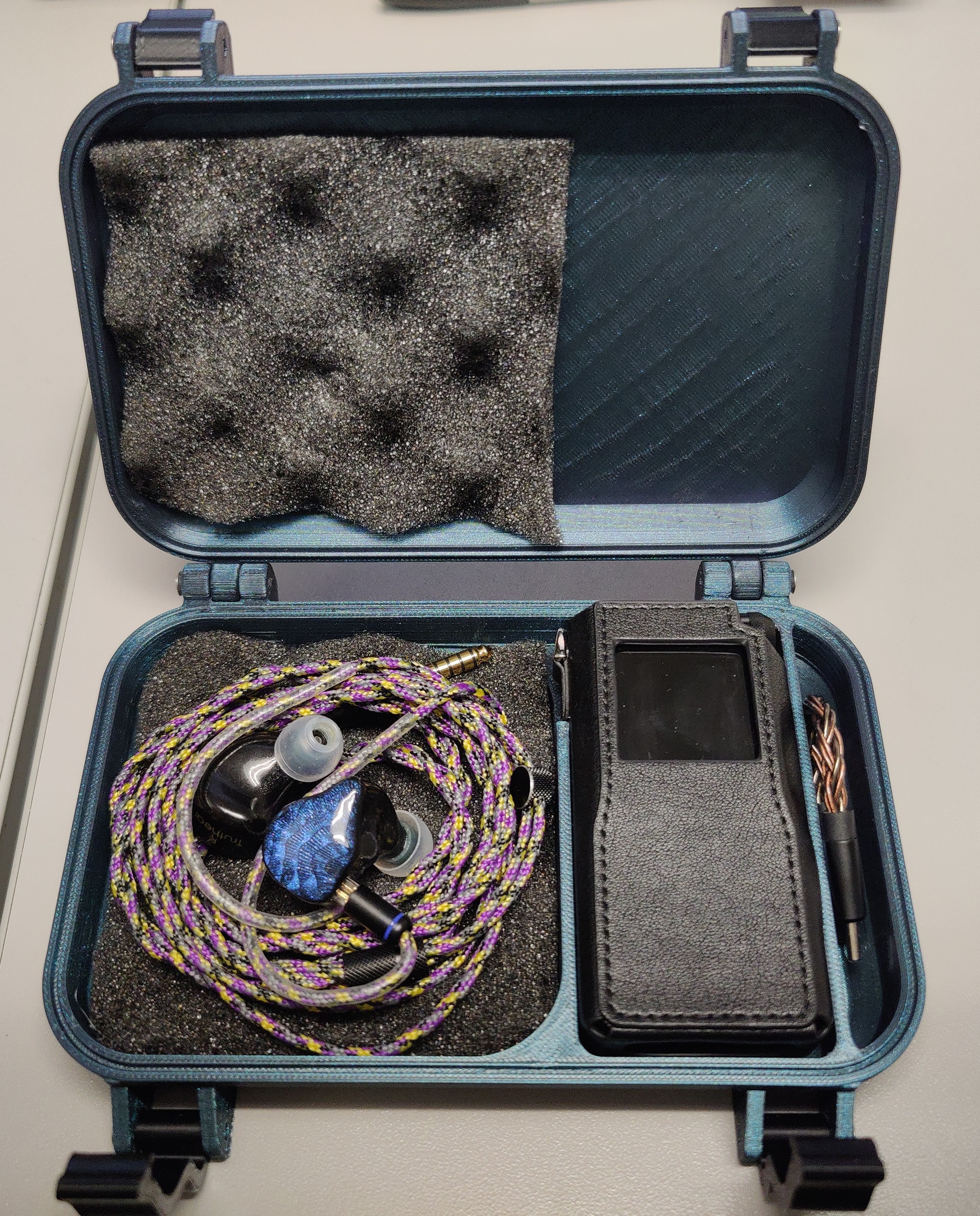 OpenSCAD Parametric customizable IEM + DAC storage case