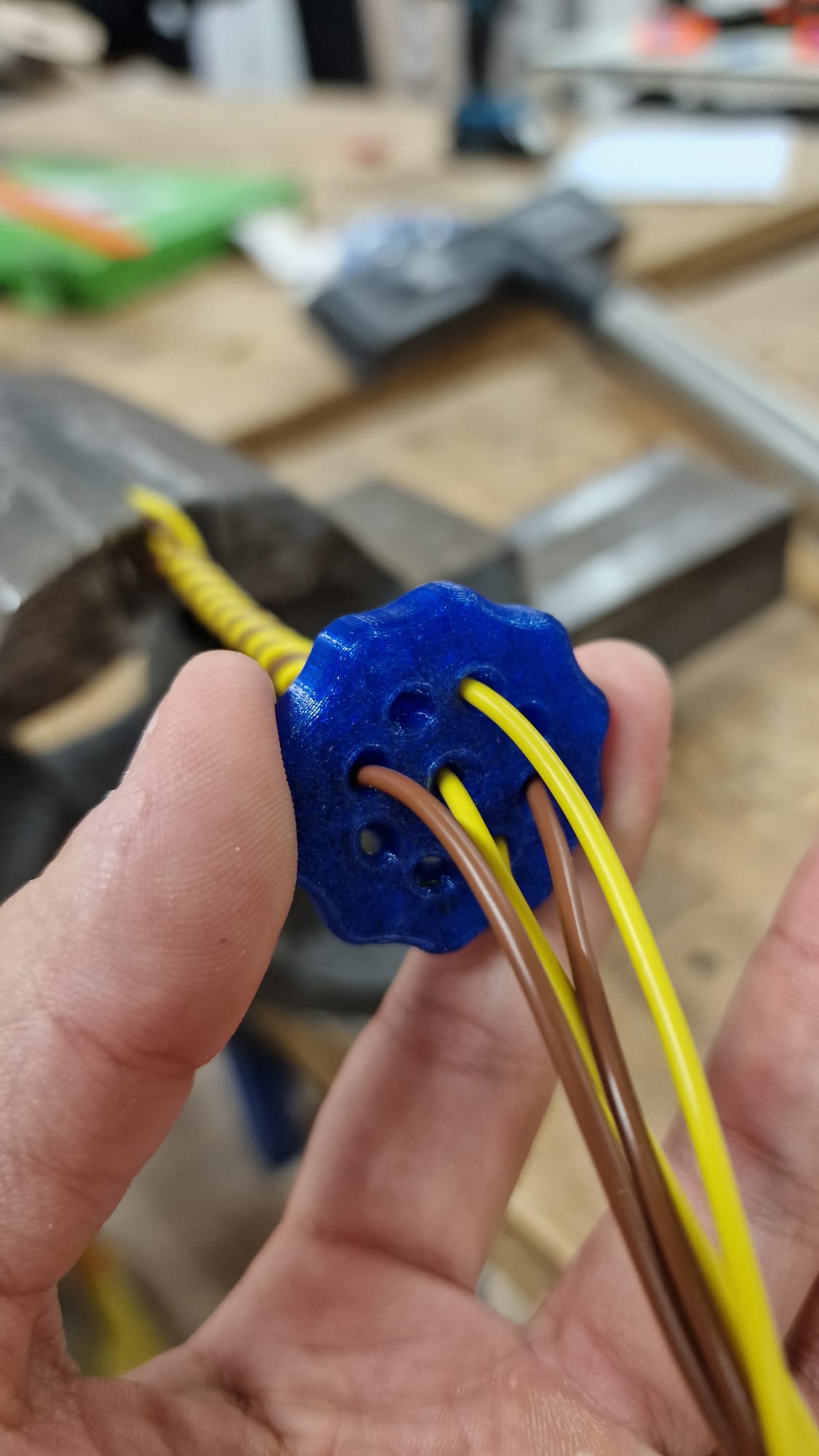 Miniatura 2 do modelo 3D Cable Twisting Tool