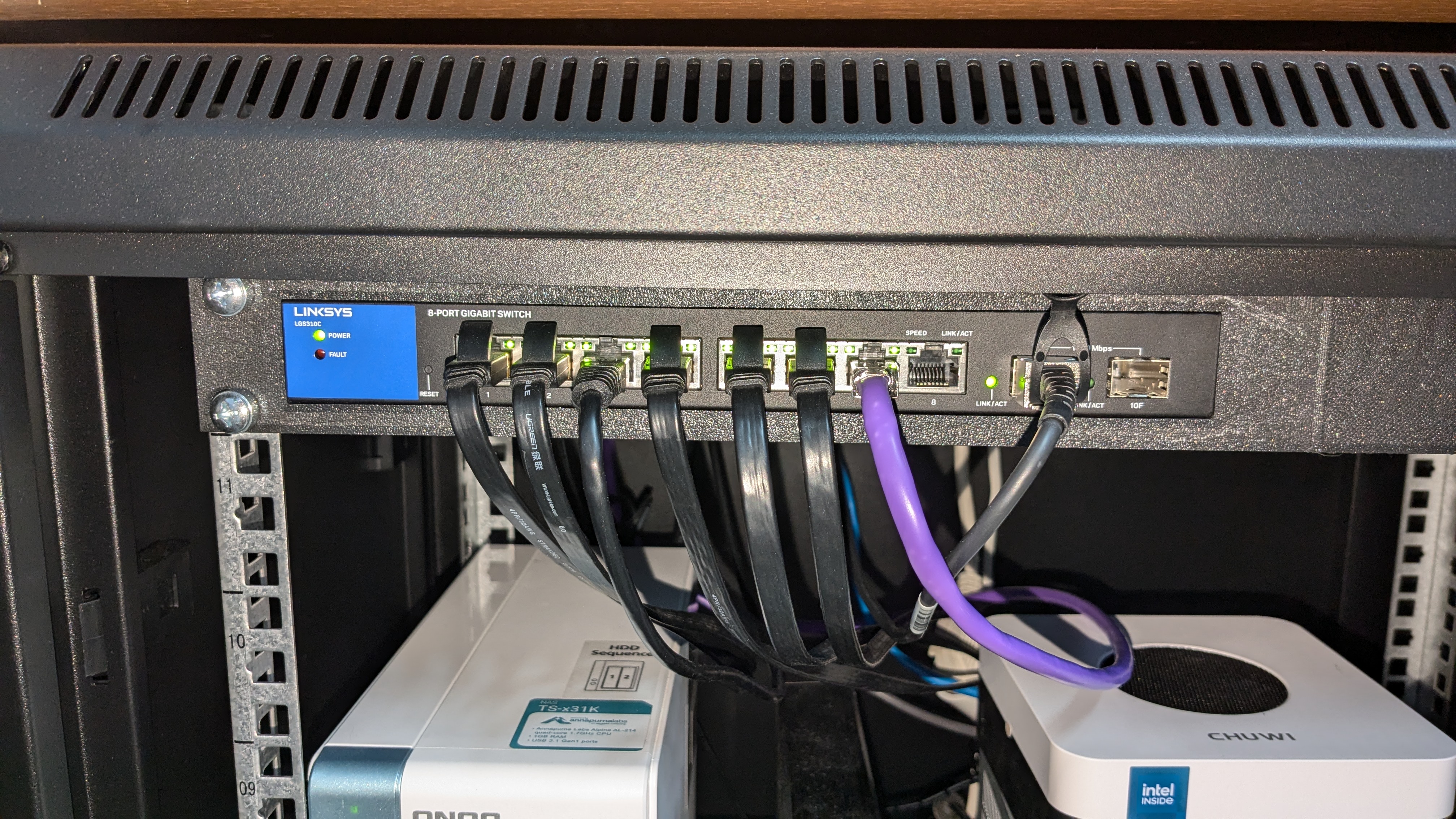 Adapter for linksys LGS310C on Rack 19" 1U