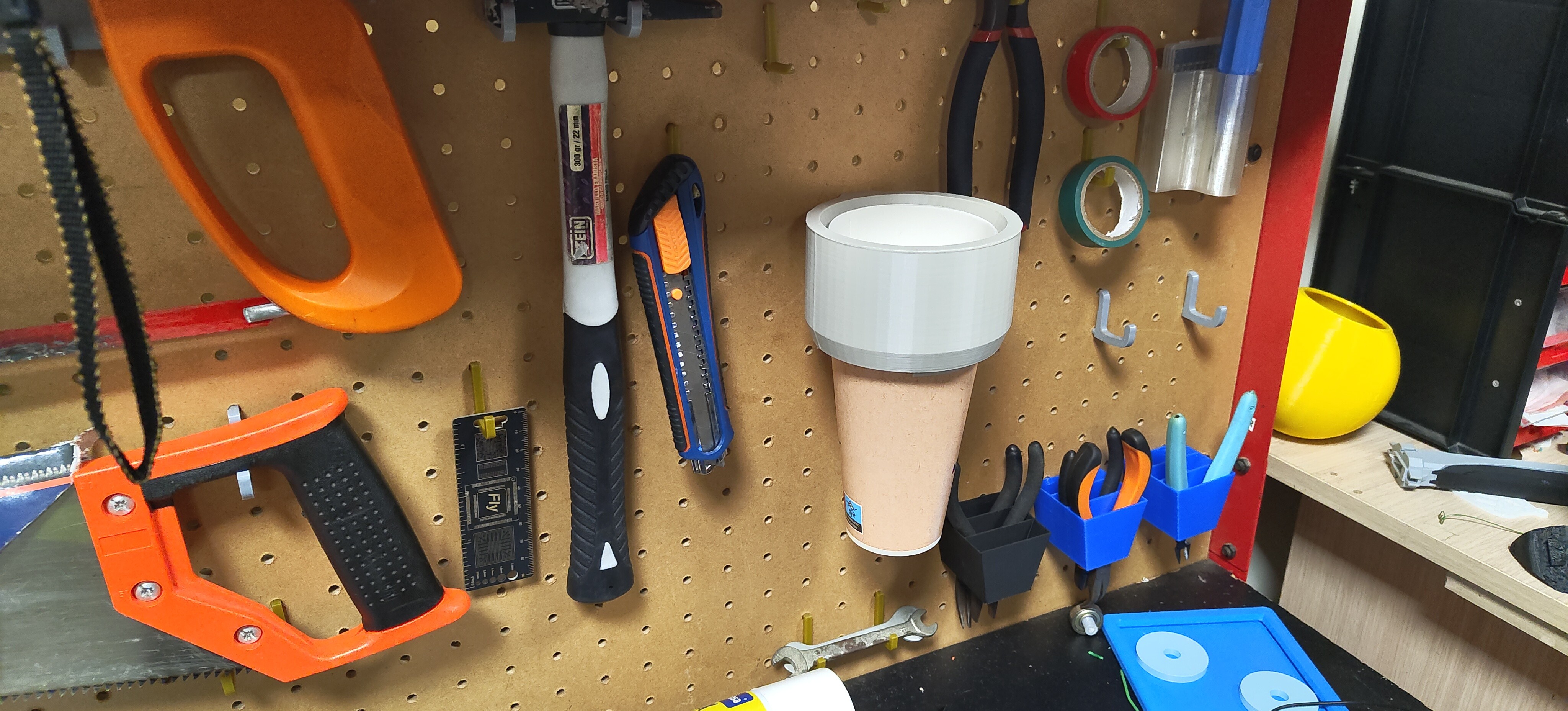 Miniatura 3 do modelo 3D dispenser cup