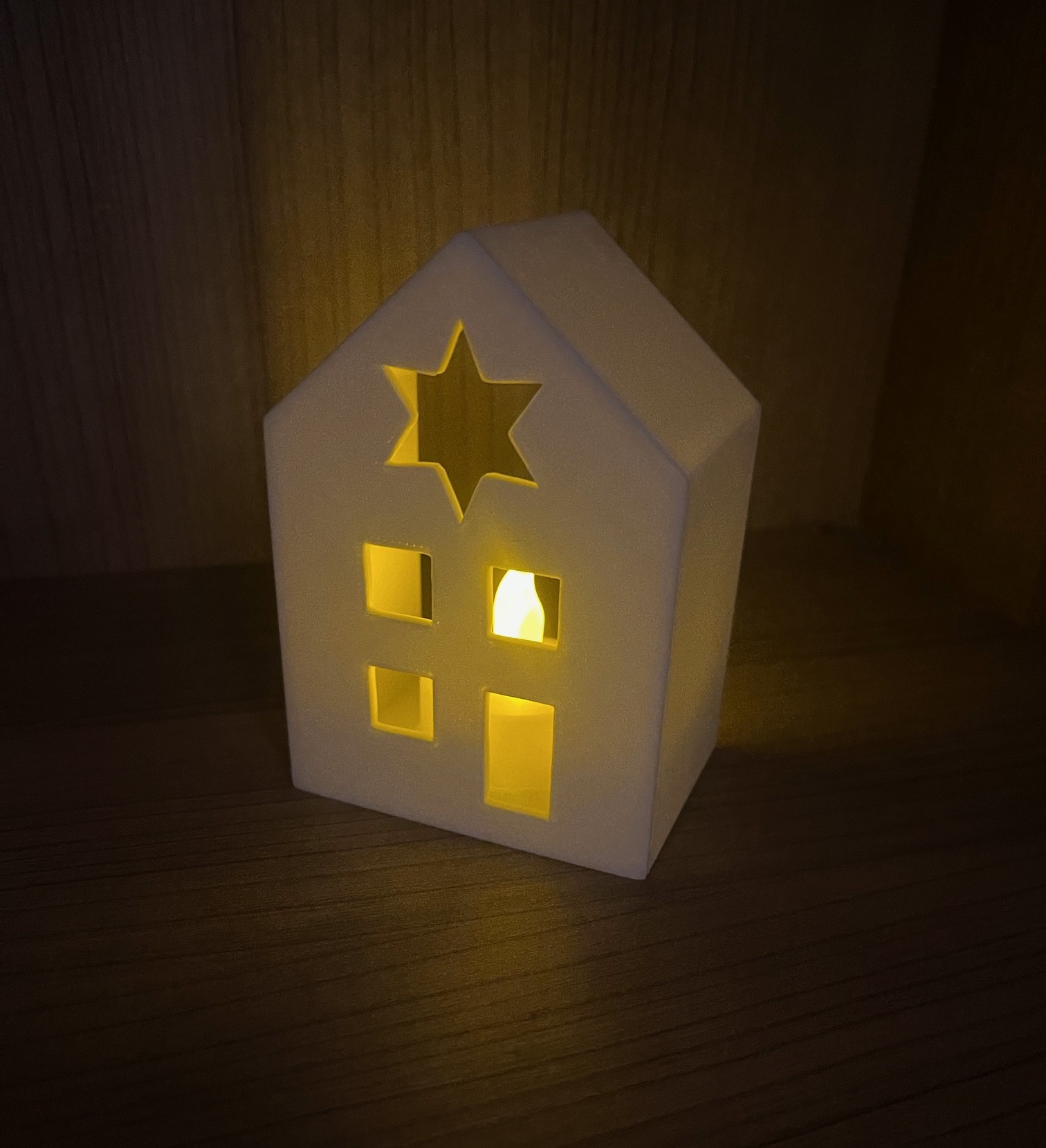 Winter-Häuschen mit LED-Teelicht