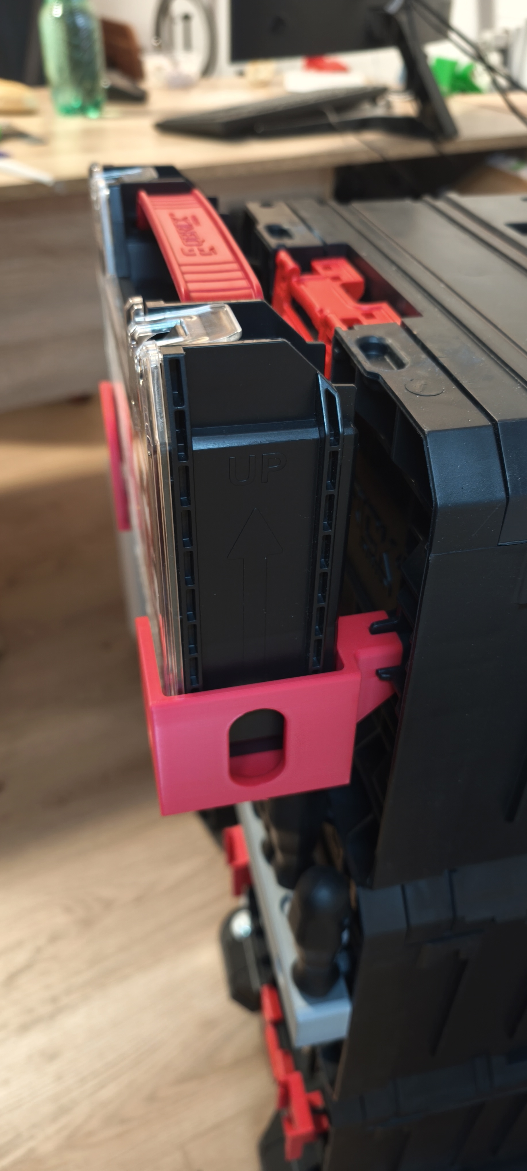 Qbrick side mount for small boxes