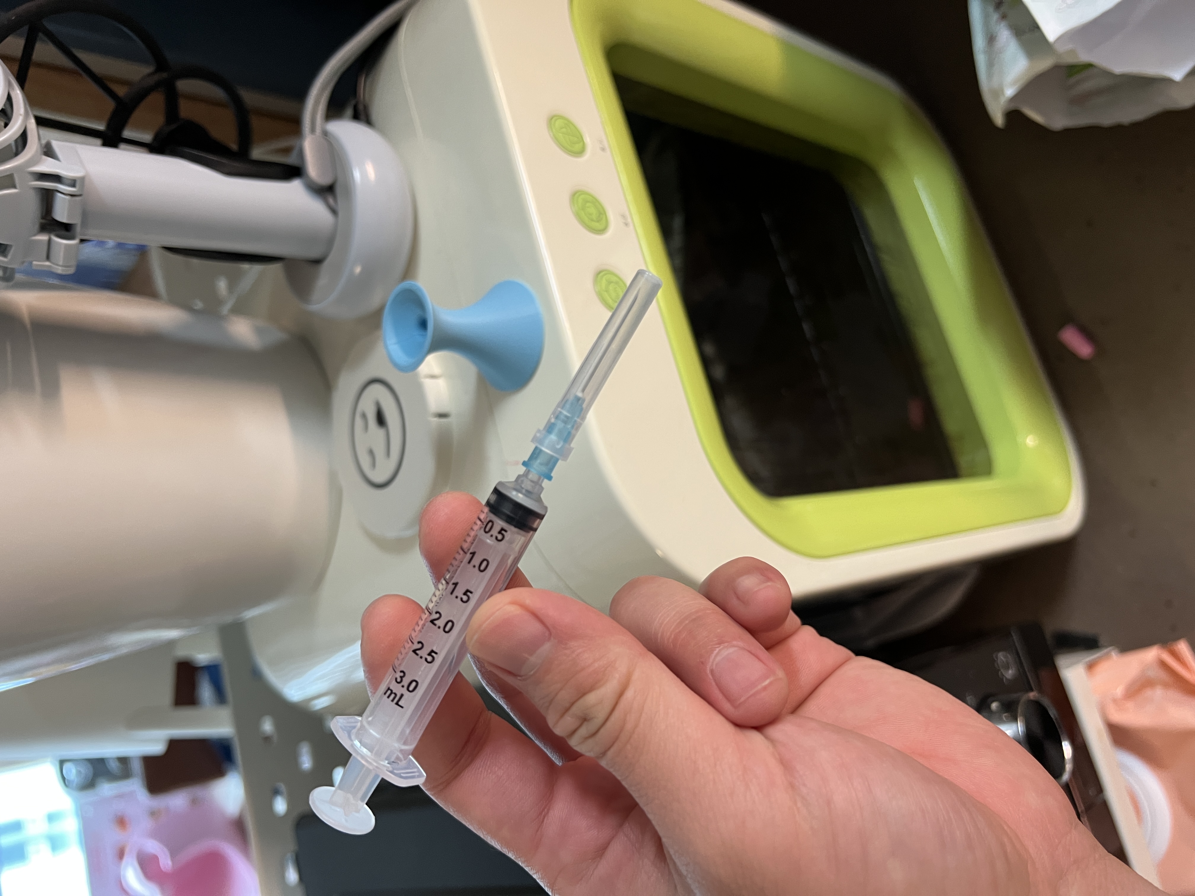 Miniatura 4 do modelo 3D Simple Needle Recapping Device.