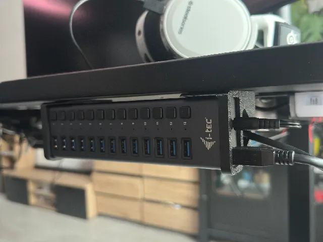 i-Tec usb hub under desk mount