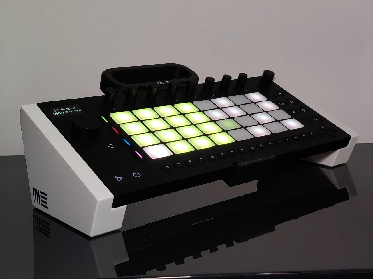 Ableton Move Stand V2 + Carry Handle by kiksu | Download free STL